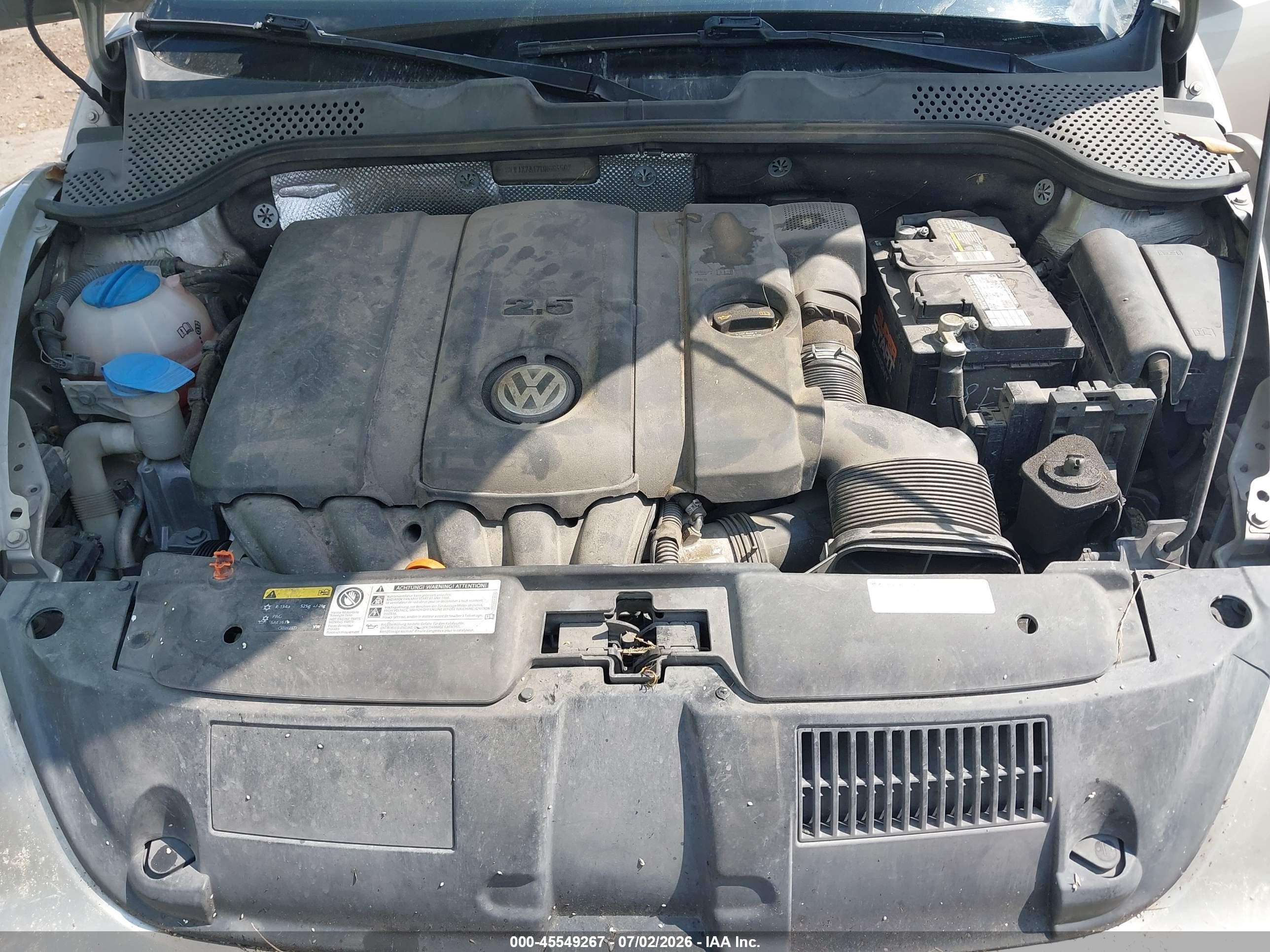 2013 Volkswagen Beetle 2.5l Silver vin: 3VWJX7AT7DM664507