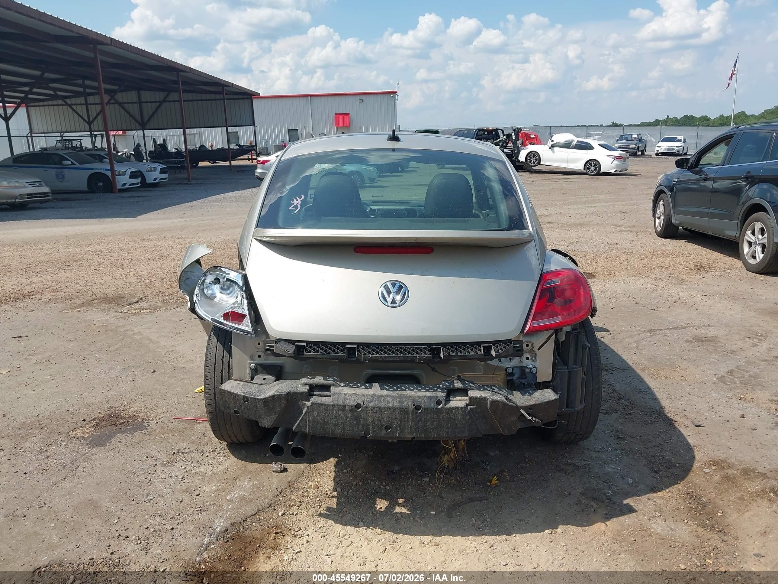 2013 Volkswagen Beetle 2.5l Silver vin: 3VWJX7AT7DM664507