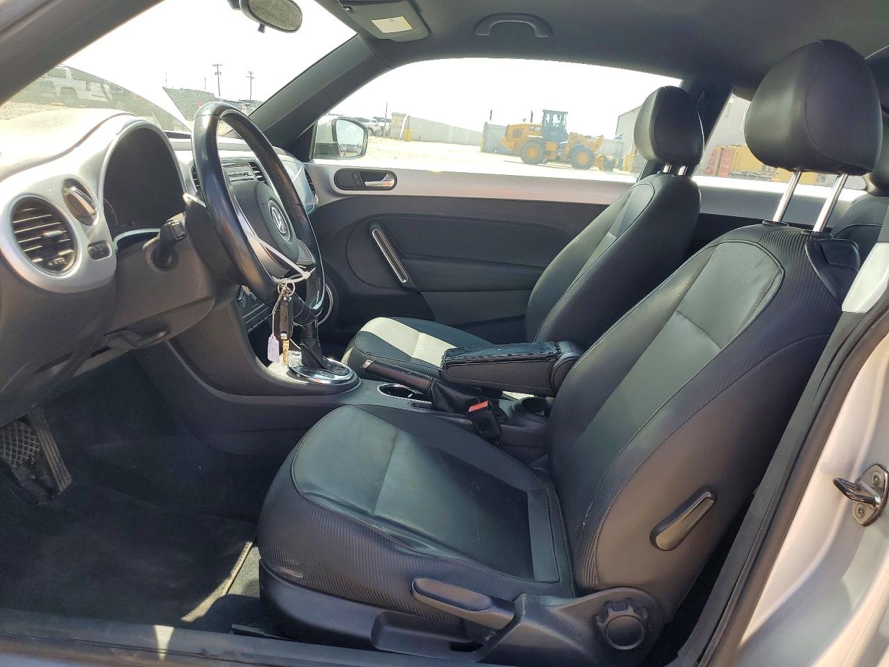 2013 Volkswagen Beetle Silver vin: 3VWJX7AT8DM672776