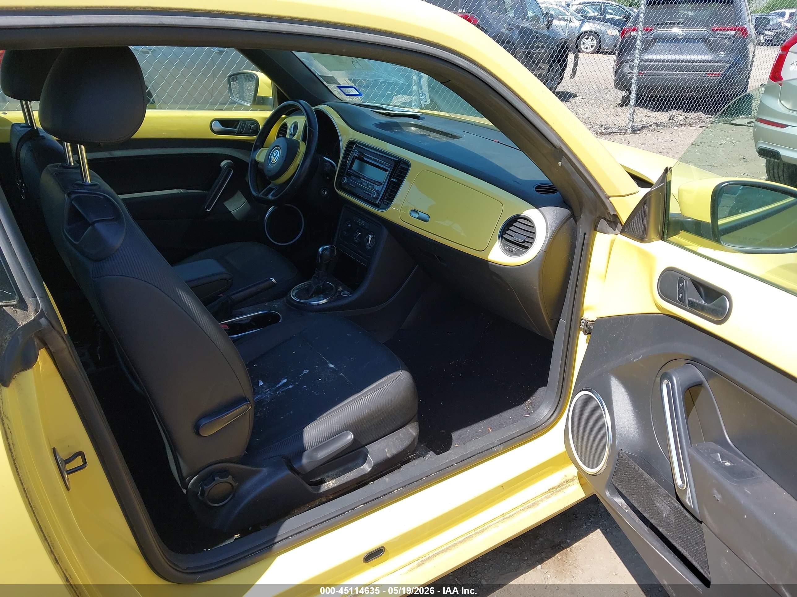 2013 Volkswagen Beetle 2.5l Yellow vin: 3VWJX7AT8DM681185