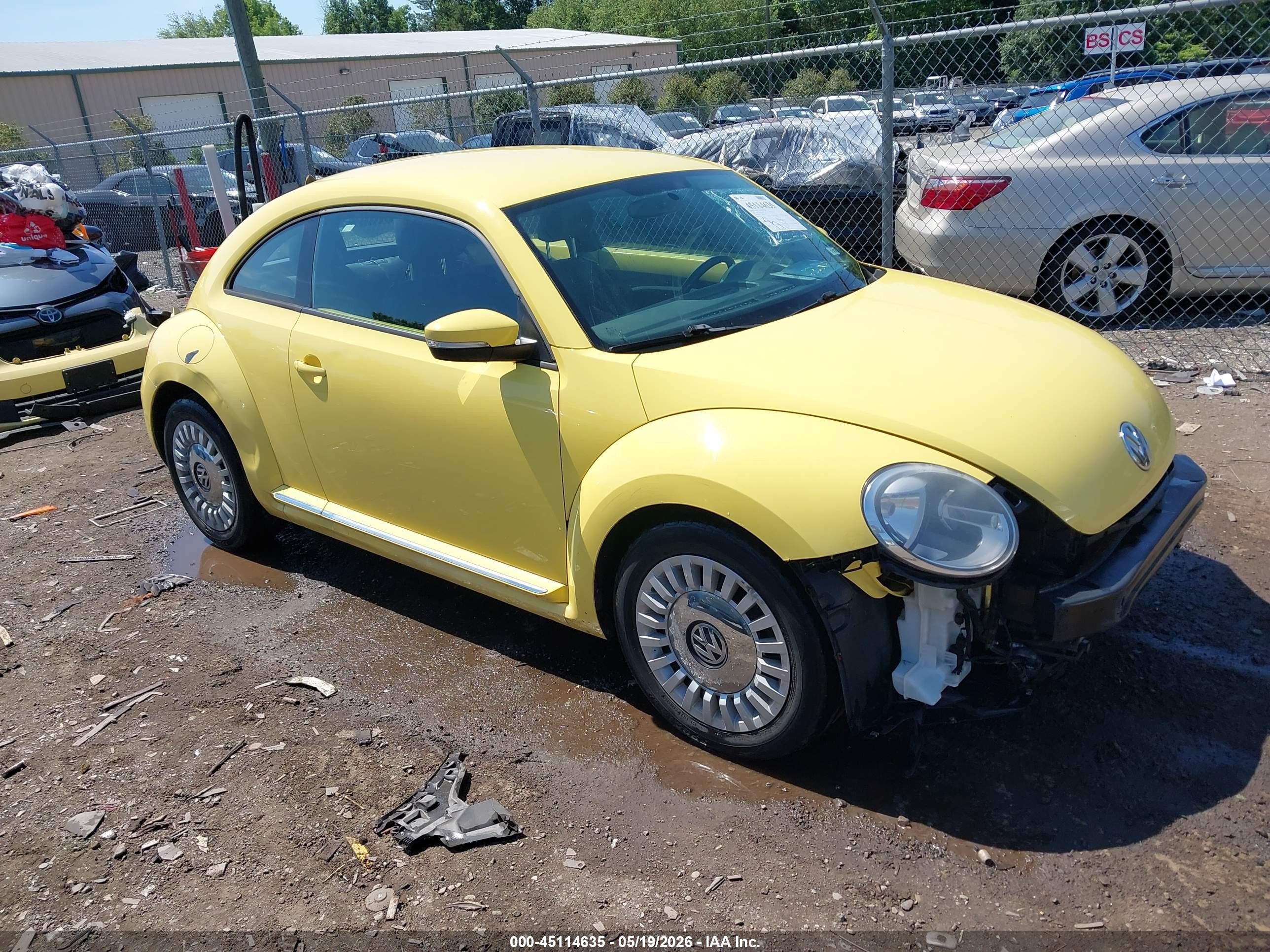 2013 Volkswagen Beetle 2.5l Желтый vin: 3VWJX7AT8DM681185