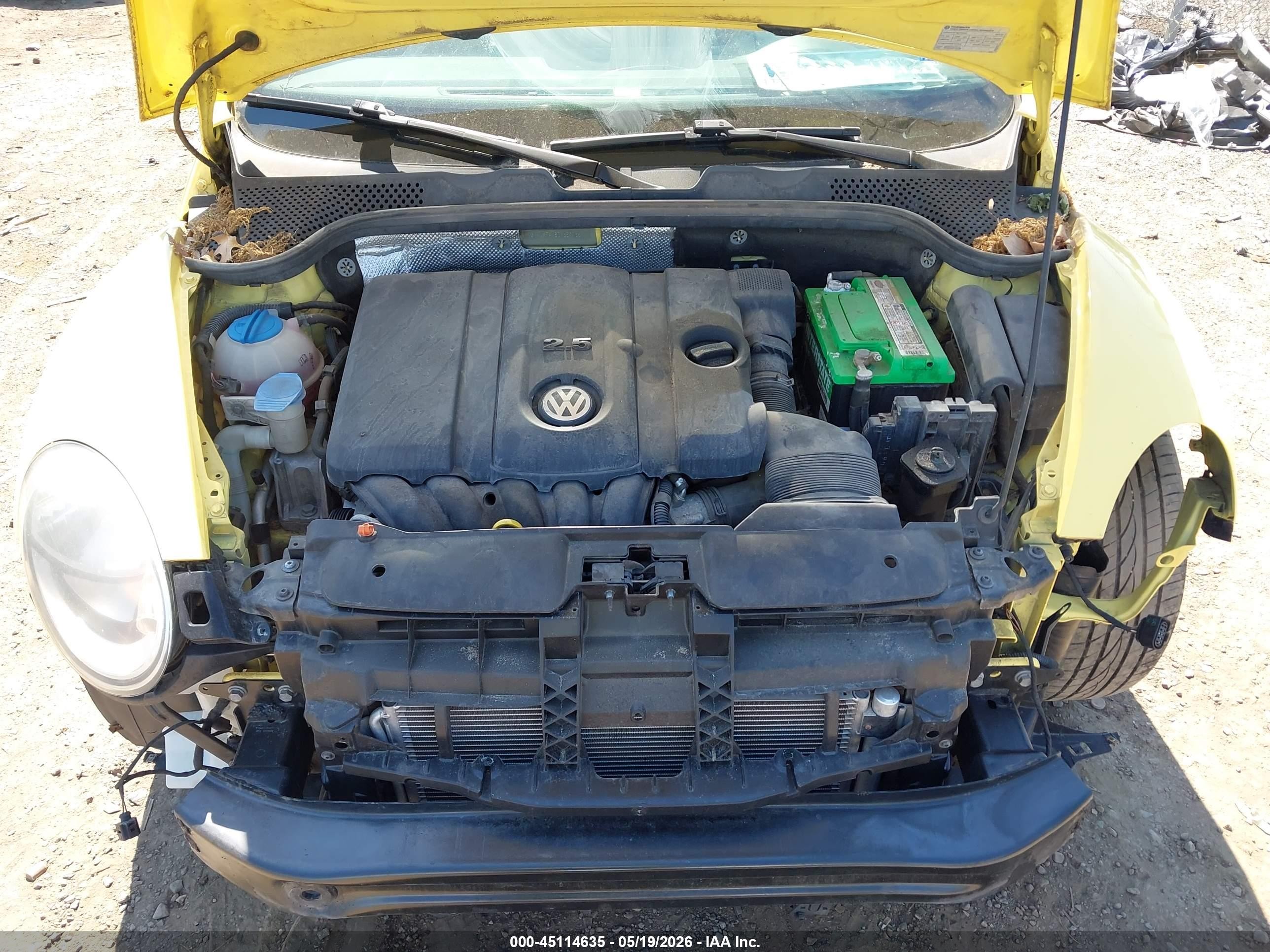 2013 Volkswagen Beetle 2.5l Yellow vin: 3VWJX7AT8DM681185