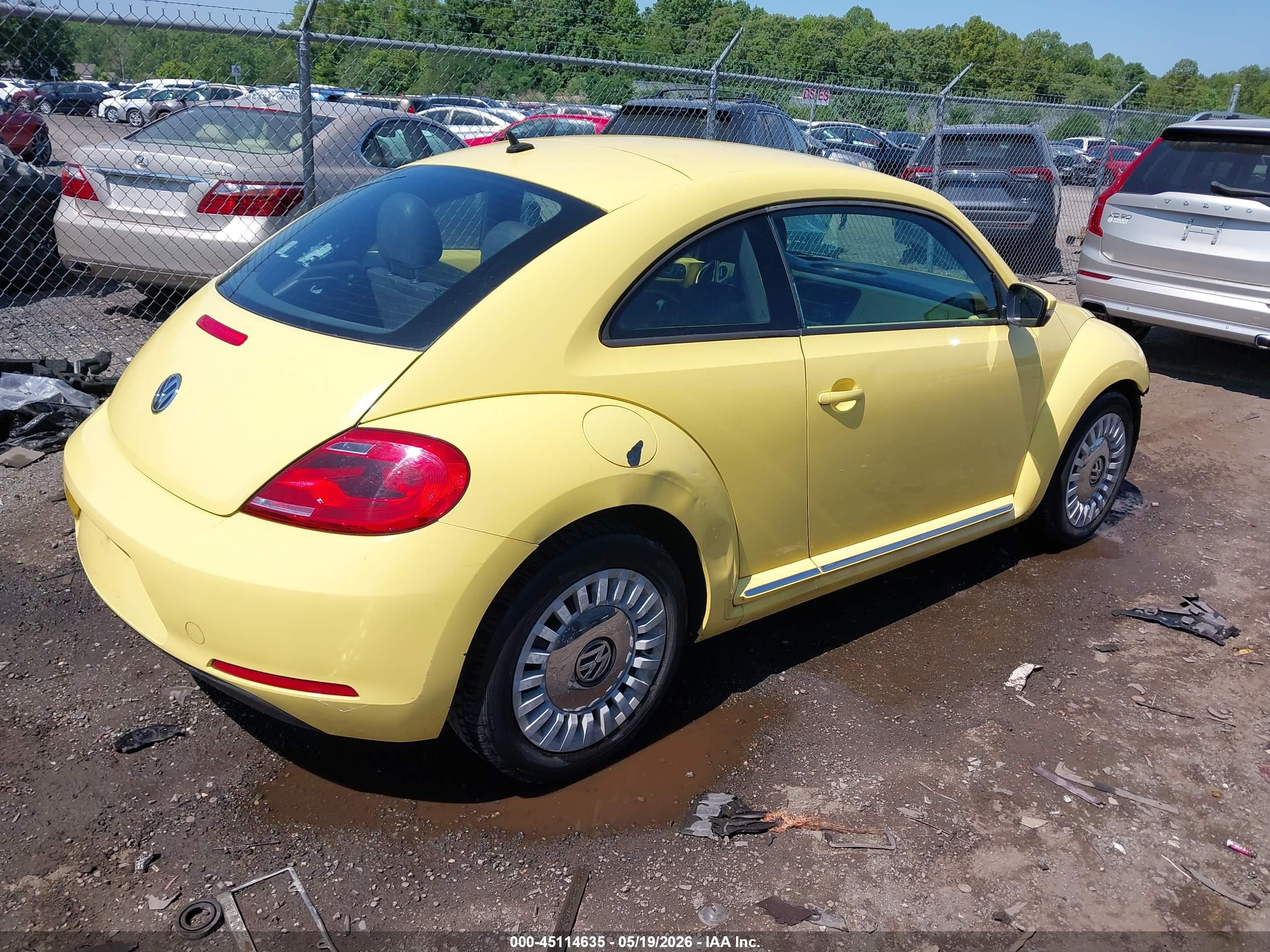 2013 Volkswagen Beetle 2.5l Yellow vin: 3VWJX7AT8DM681185
