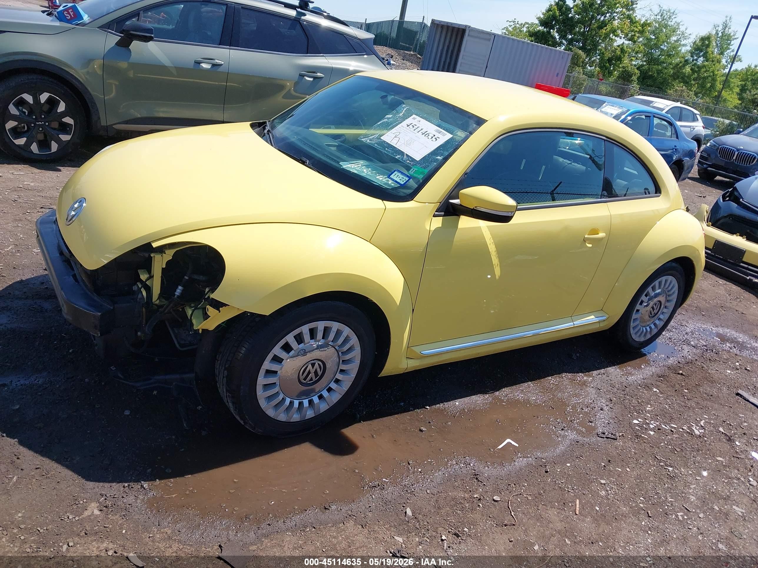 2013 Volkswagen Beetle 2.5l Yellow vin: 3VWJX7AT8DM681185