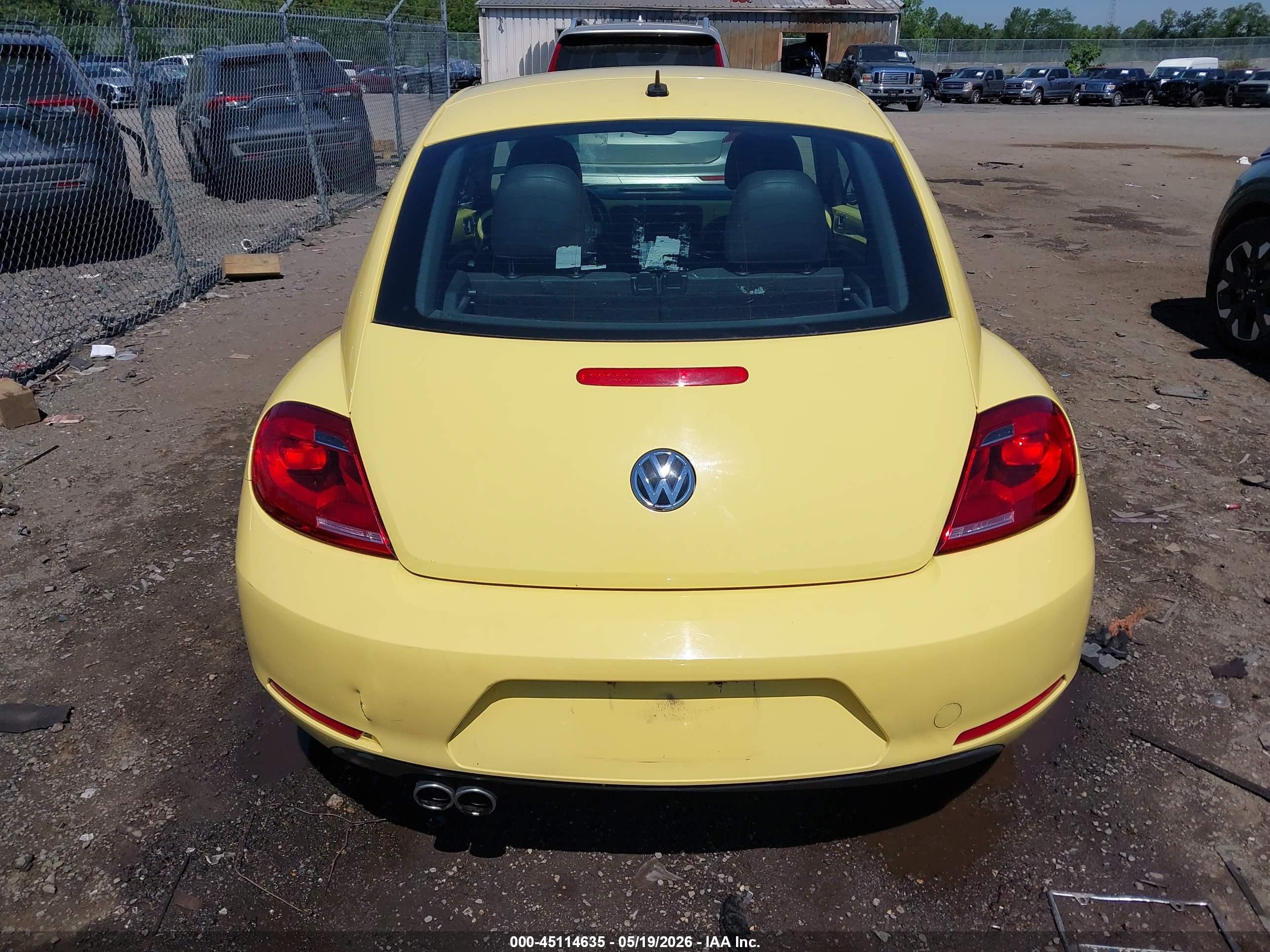 2013 Volkswagen Beetle 2.5l Yellow vin: 3VWJX7AT8DM681185