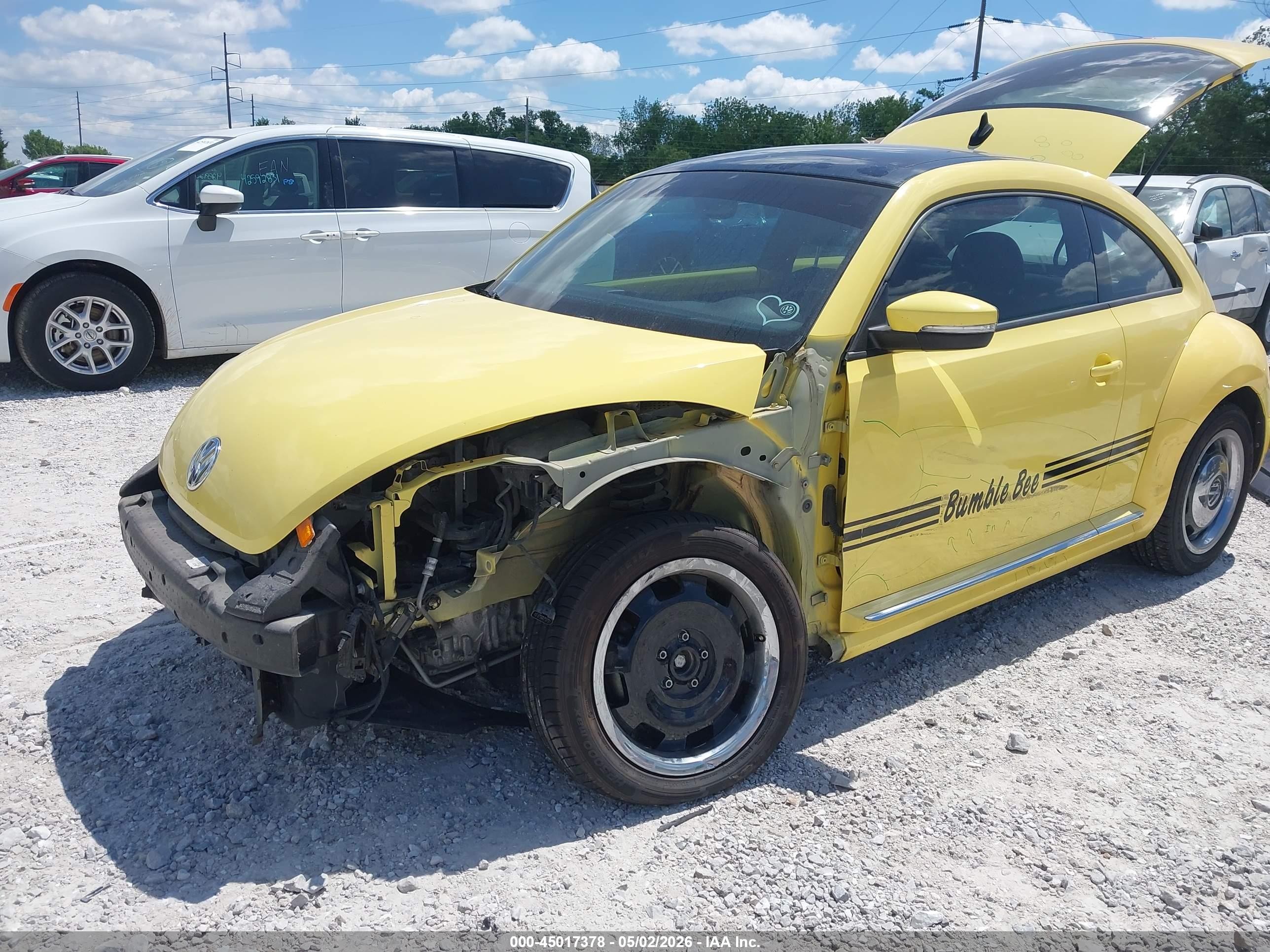 2013 Volkswagen Beetle 2.5l Yellow vin: 3VWJX7AT9DM647028