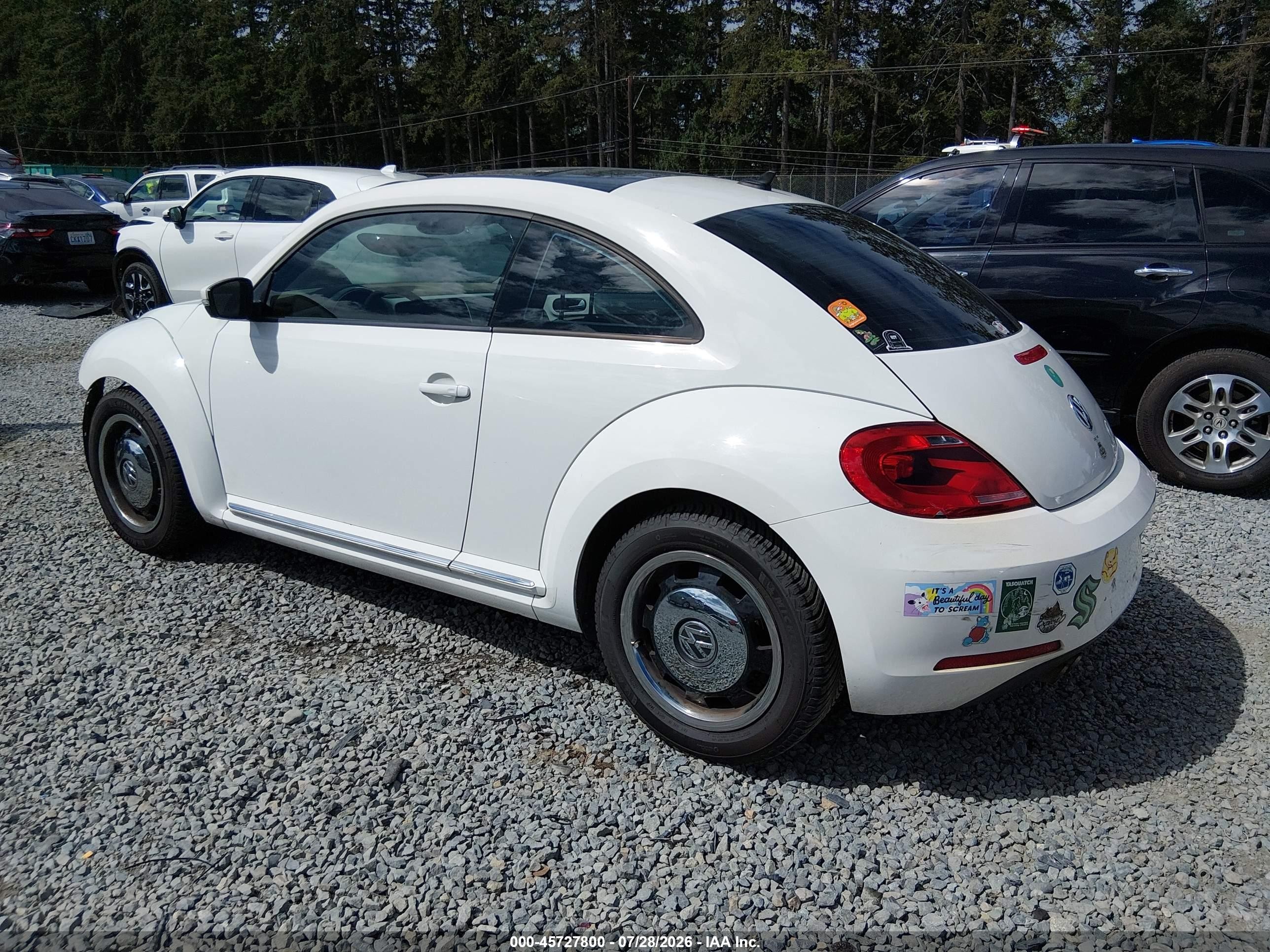 2013 Volkswagen Beetle 2.5l White vin: 3VWJX7AT9DM690431