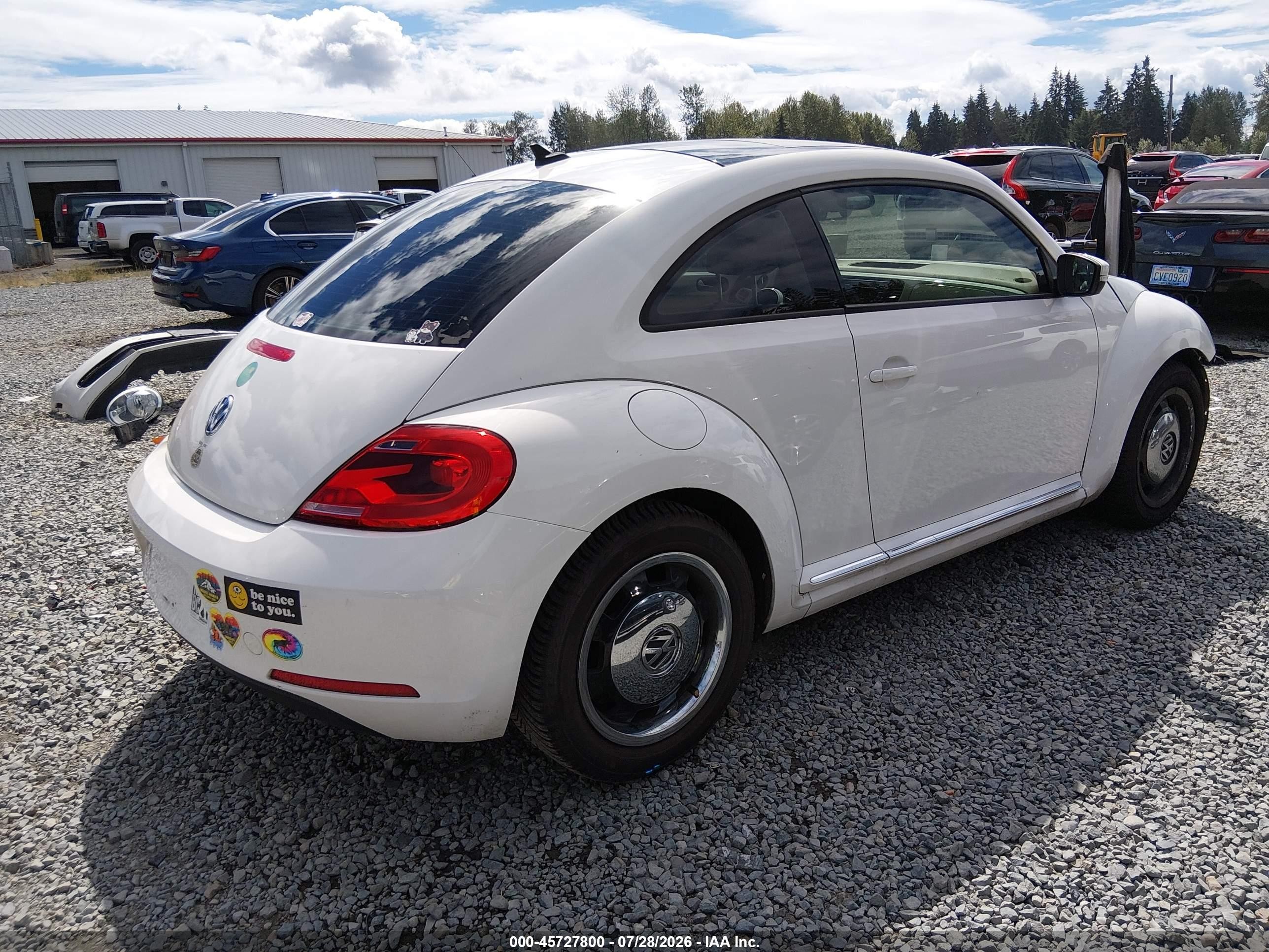 2013 Volkswagen Beetle 2.5l White vin: 3VWJX7AT9DM690431