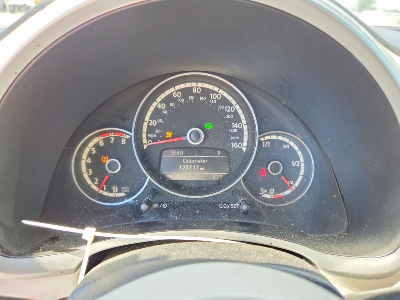 2014 Volkswagen Beetle White vin: 3VWJX7AT9EM611454