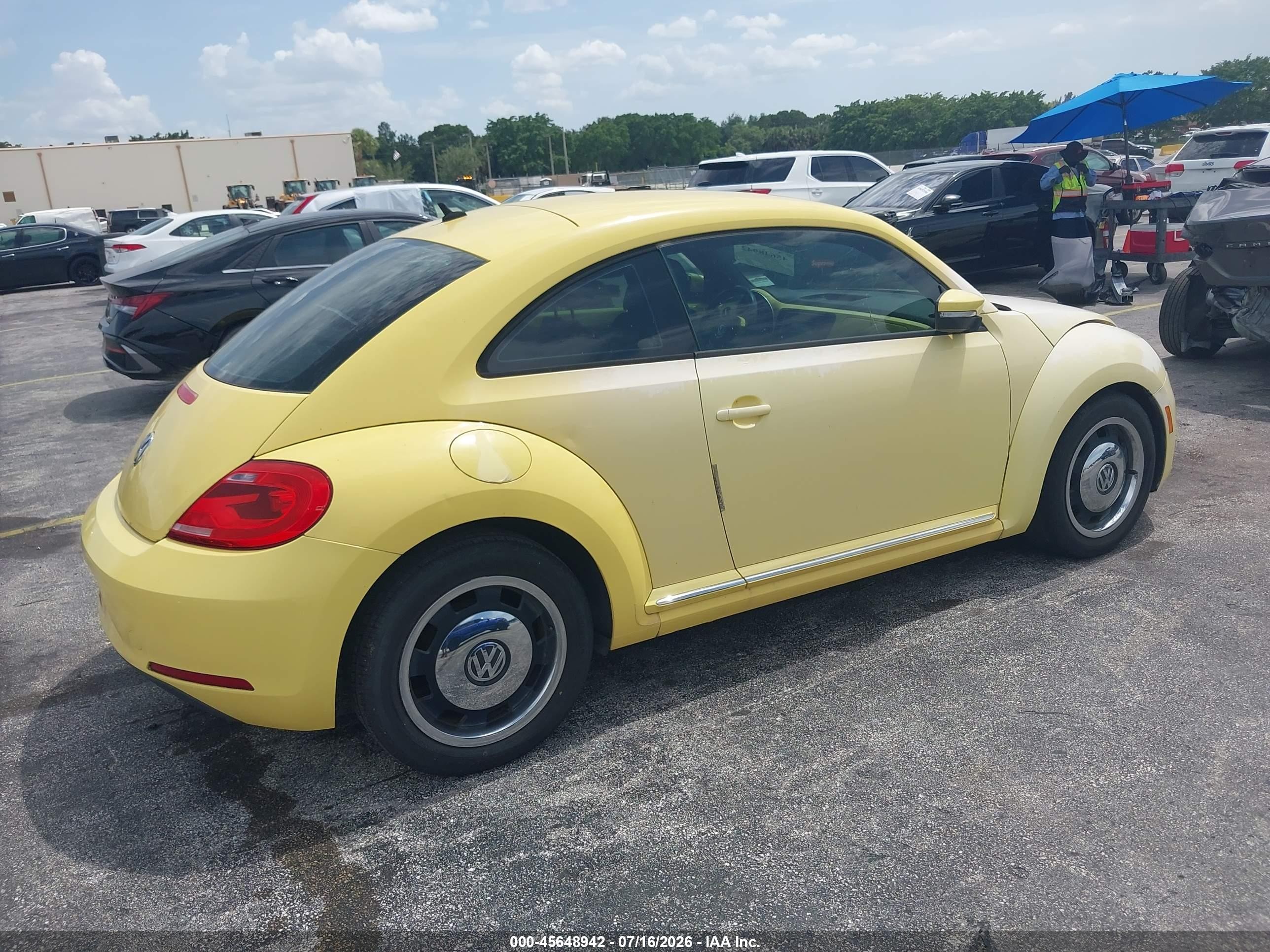 2012 Volkswagen Beetle 2.5l Yellow vin: 3VWJX7ATXCM605787