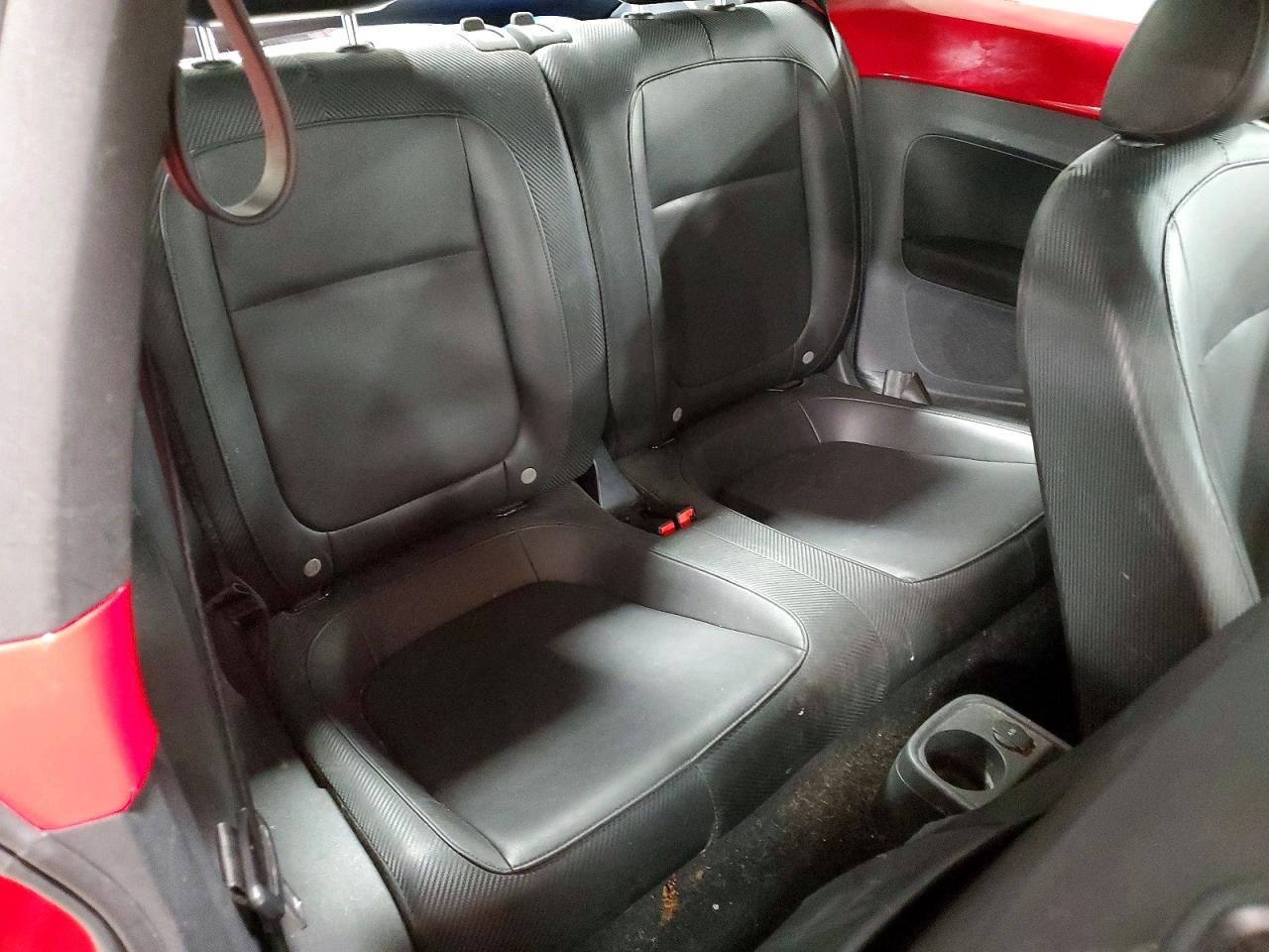 2012 Volkswagen Beetle Red vin: 3VWJX7ATXCM648459