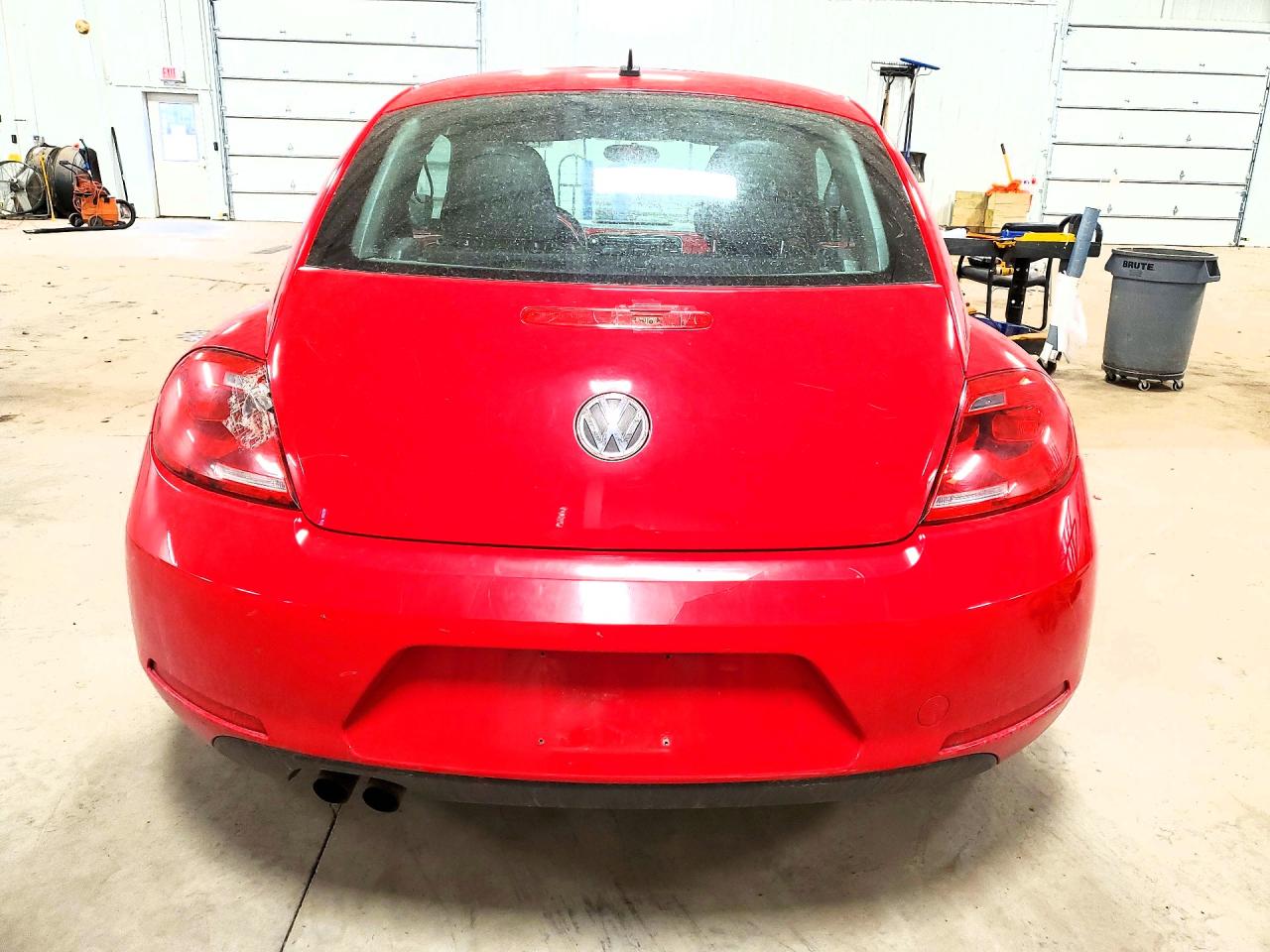 2012 Volkswagen Beetle Red vin: 3VWJX7ATXCM648459