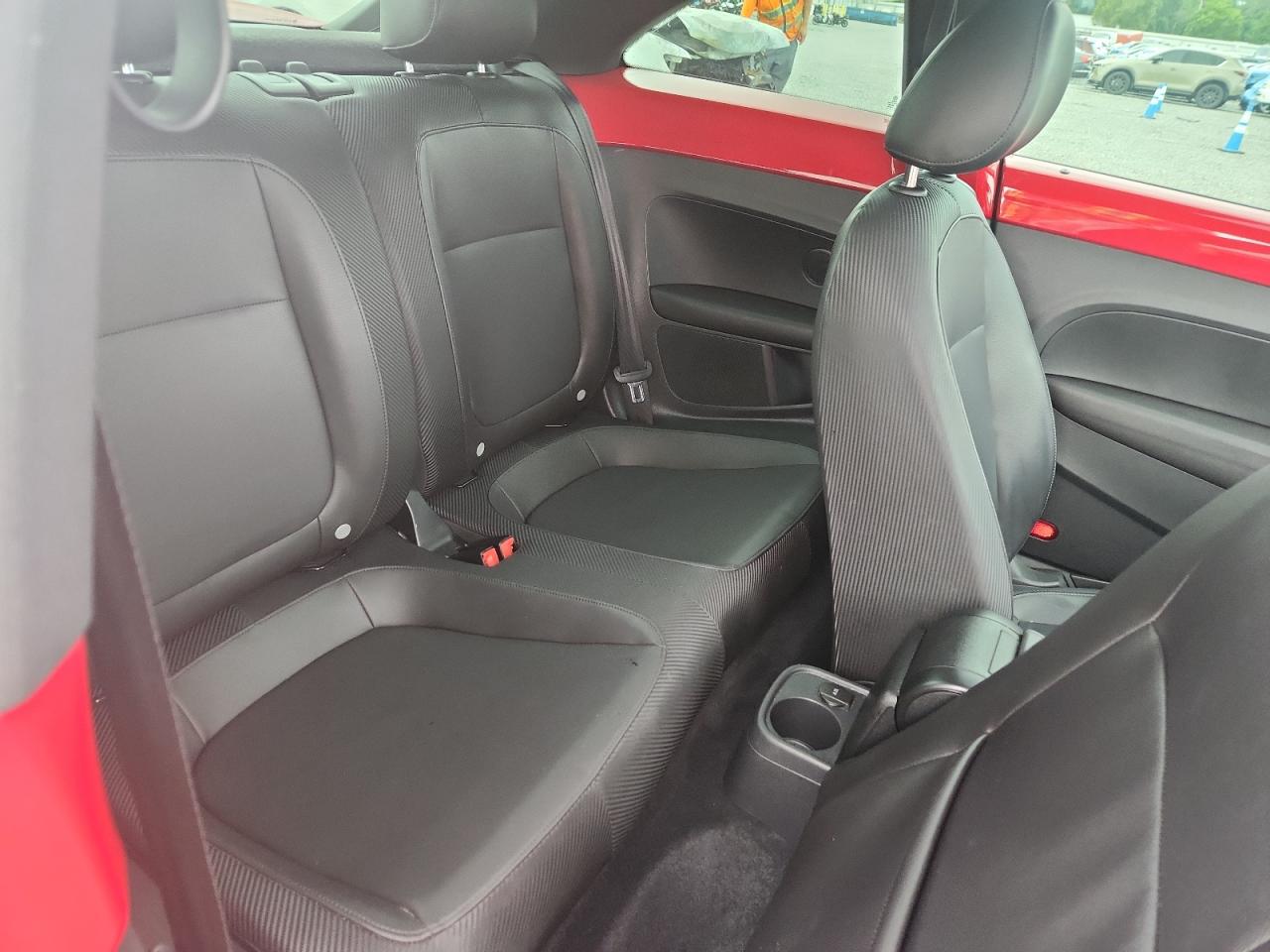 2013 Volkswagen Beetle Red vin: 3VWJX7ATXDM666946
