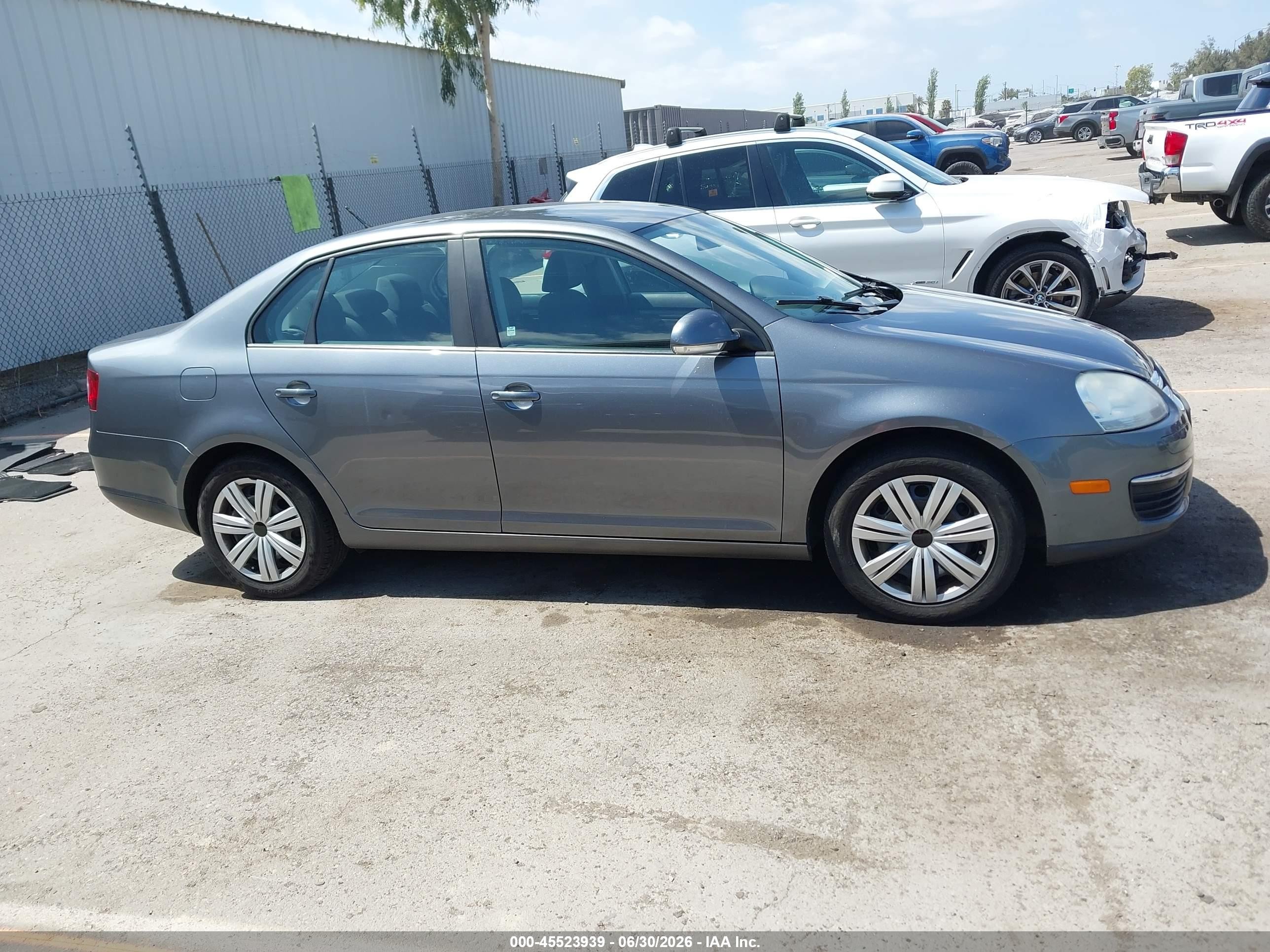 2008 Volkswagen Jetta S Gray vin: 3VWJZ71K08M124570