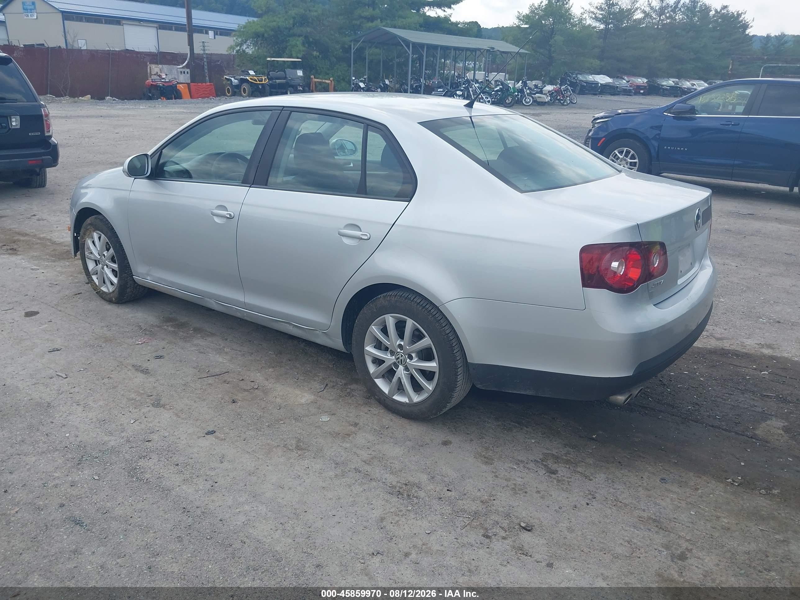2009 Volkswagen Jetta S Silver vin: 3VWJZ71K09M028925