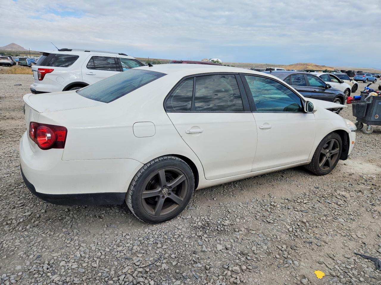 2009 Volkswagen Jetta S White vin: 3VWJZ71K29M145308