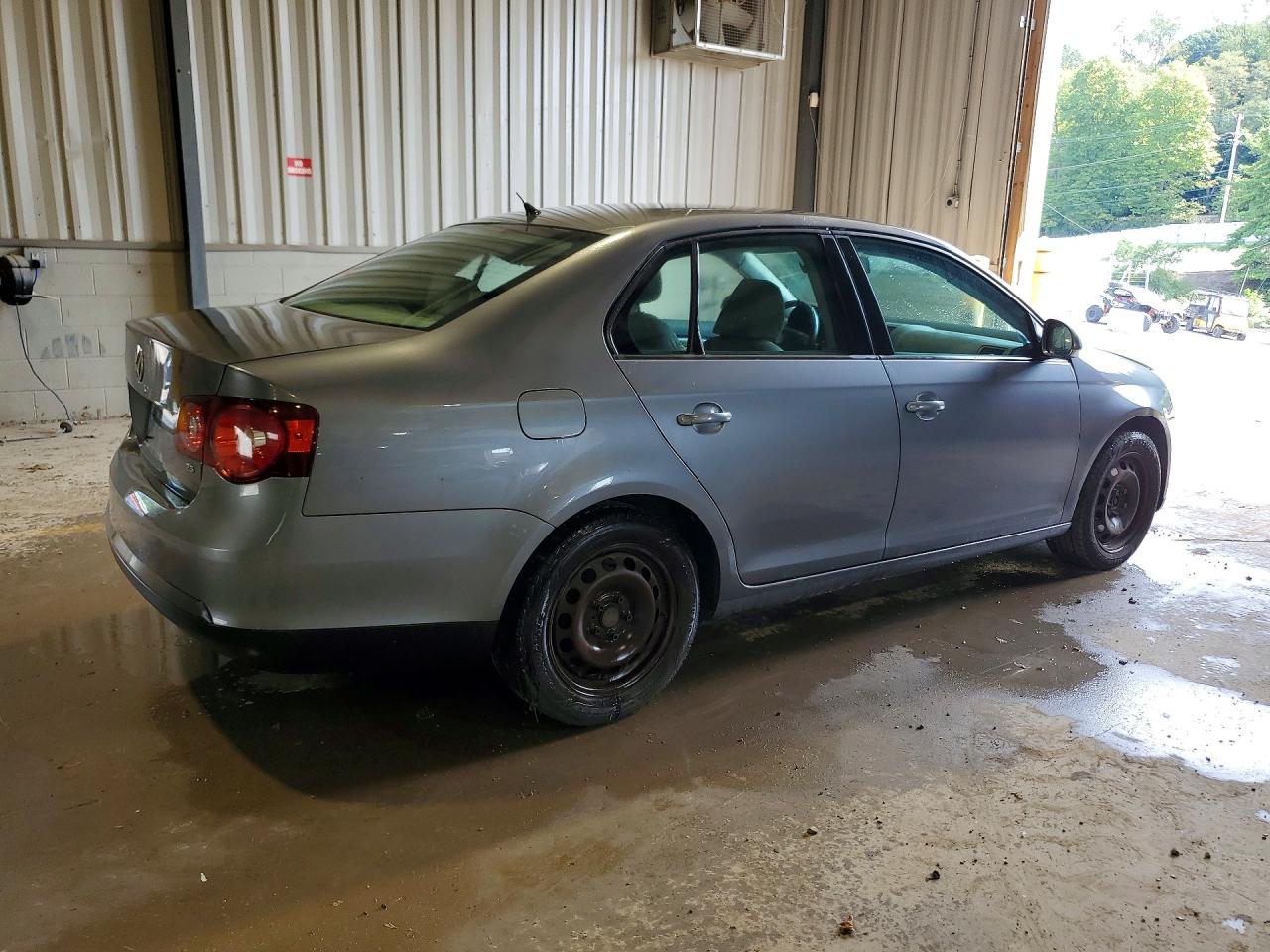 2009 Volkswagen Jetta S Gray vin: 3VWJZ71K29M172959