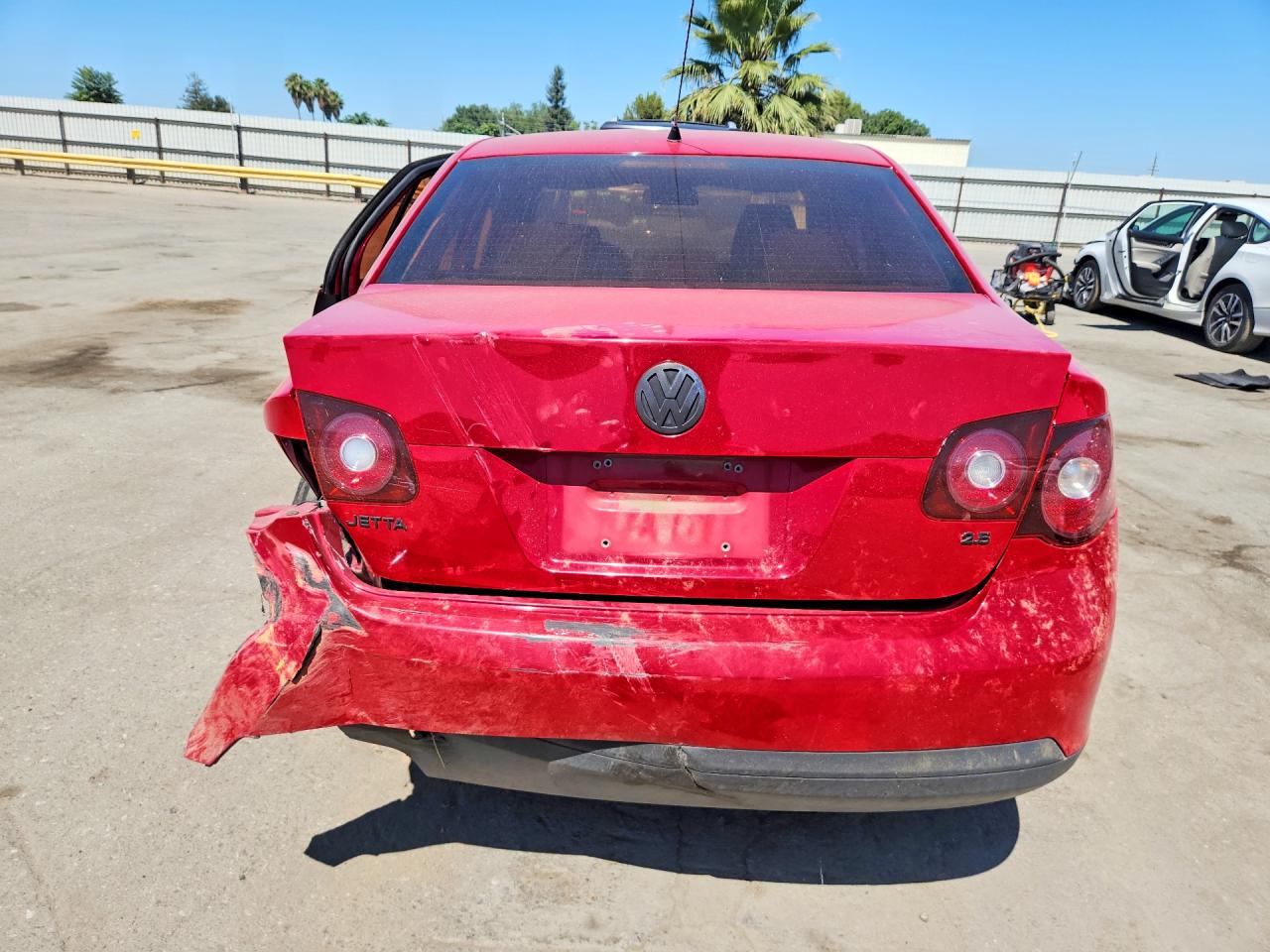 2009 Volkswagen Jetta S Red vin: 3VWJZ71K39M008197