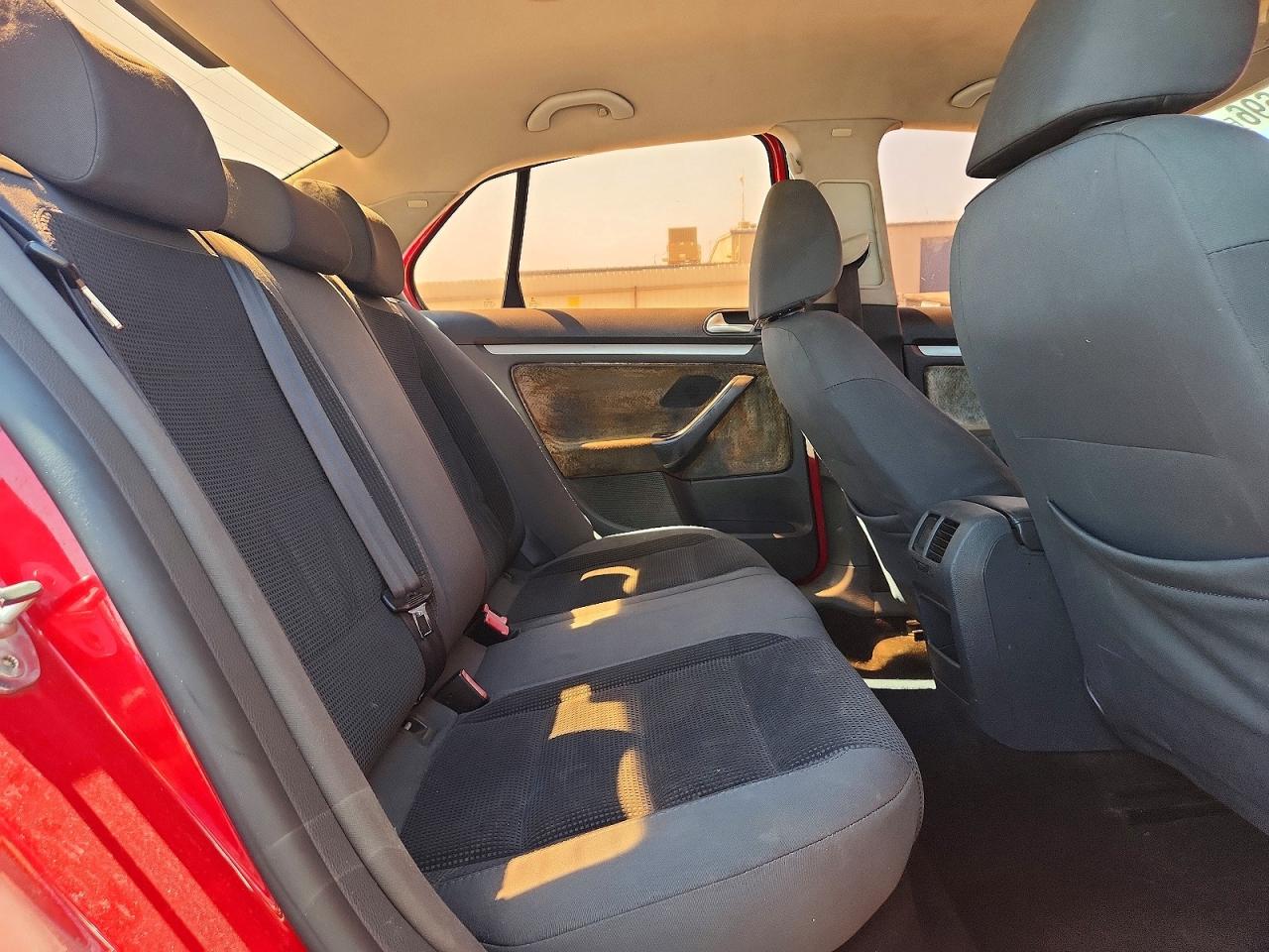 2009 Volkswagen Jetta S Red vin: 3VWJZ71K39M008197