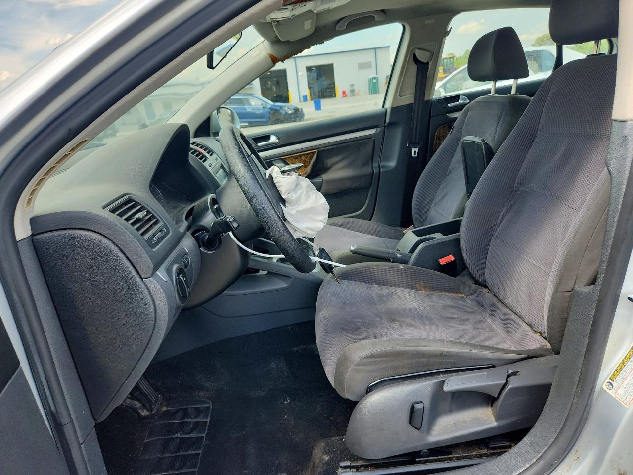 2008 Volkswagen Jetta S Silver vin: 3VWJZ71K58M050014