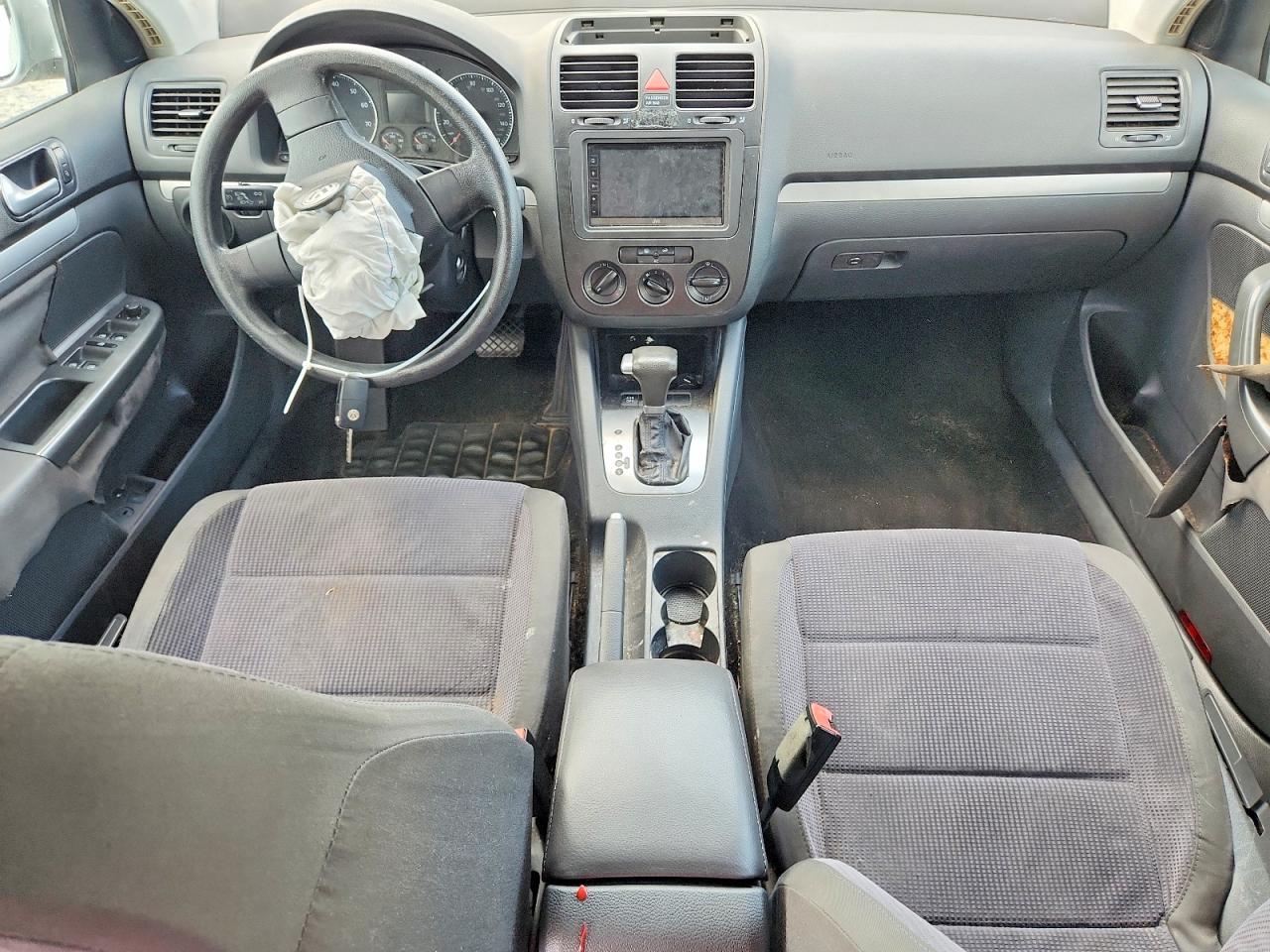 2008 Volkswagen Jetta S Silver vin: 3VWJZ71K58M050014