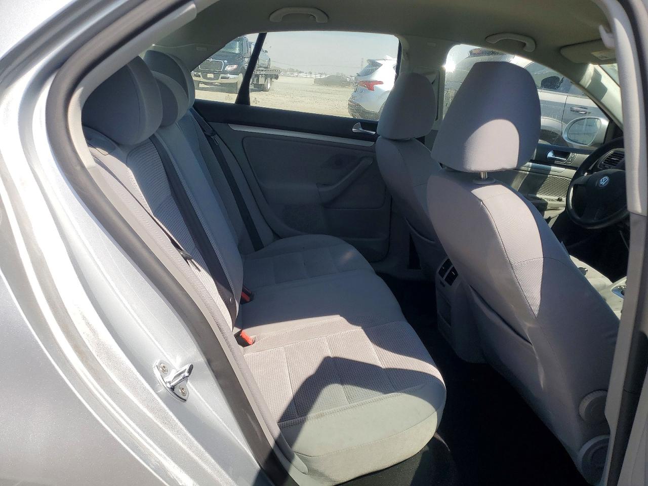 2009 Volkswagen Jetta S Серебряный vin: 3VWJZ71K59M160448