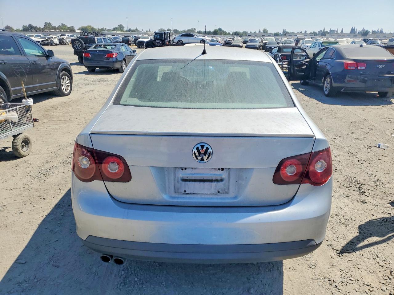 2009 Volkswagen Jetta S Серебряный vin: 3VWJZ71K59M160448