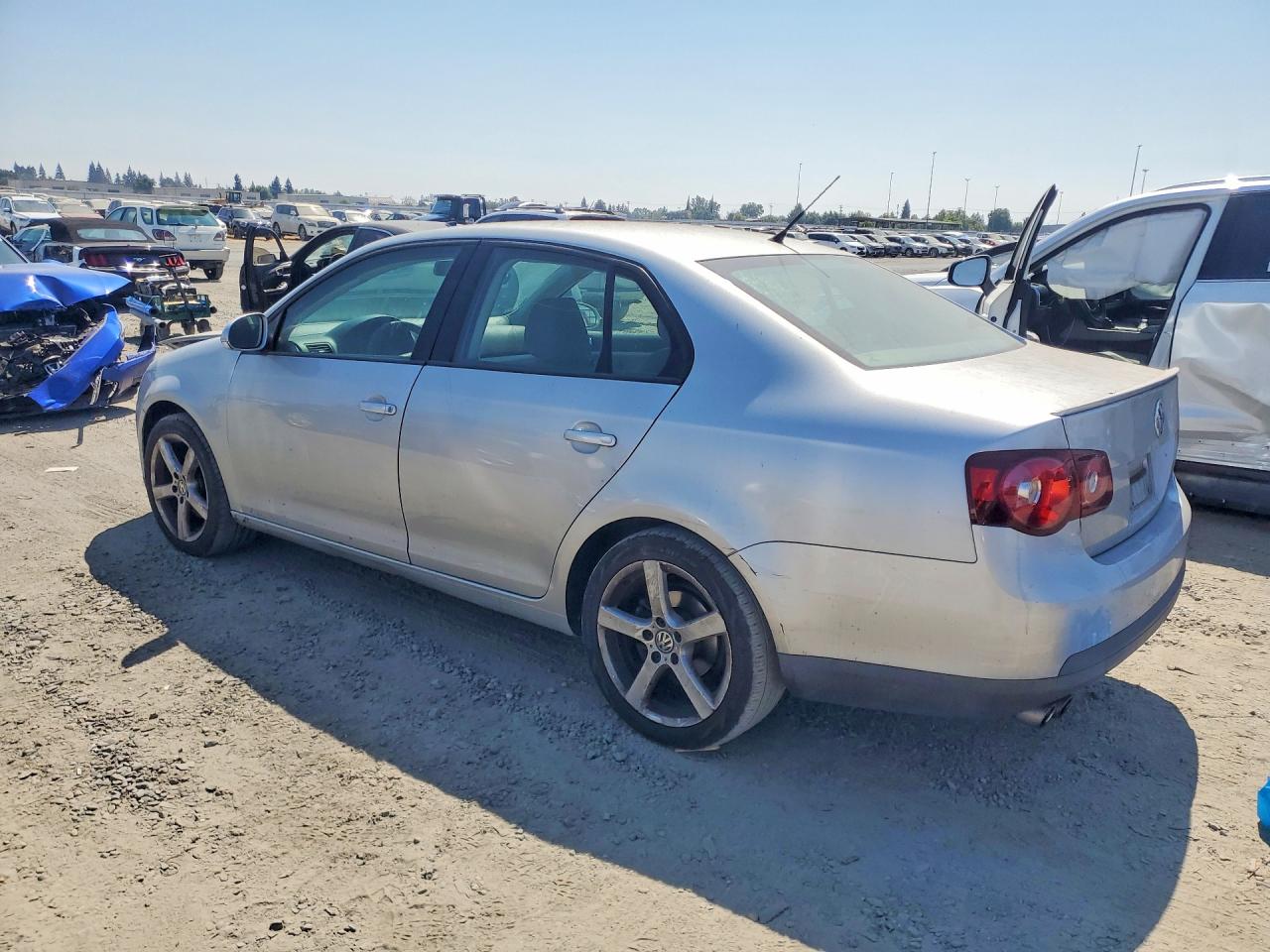 2009 Volkswagen Jetta S Серебряный vin: 3VWJZ71K59M160448