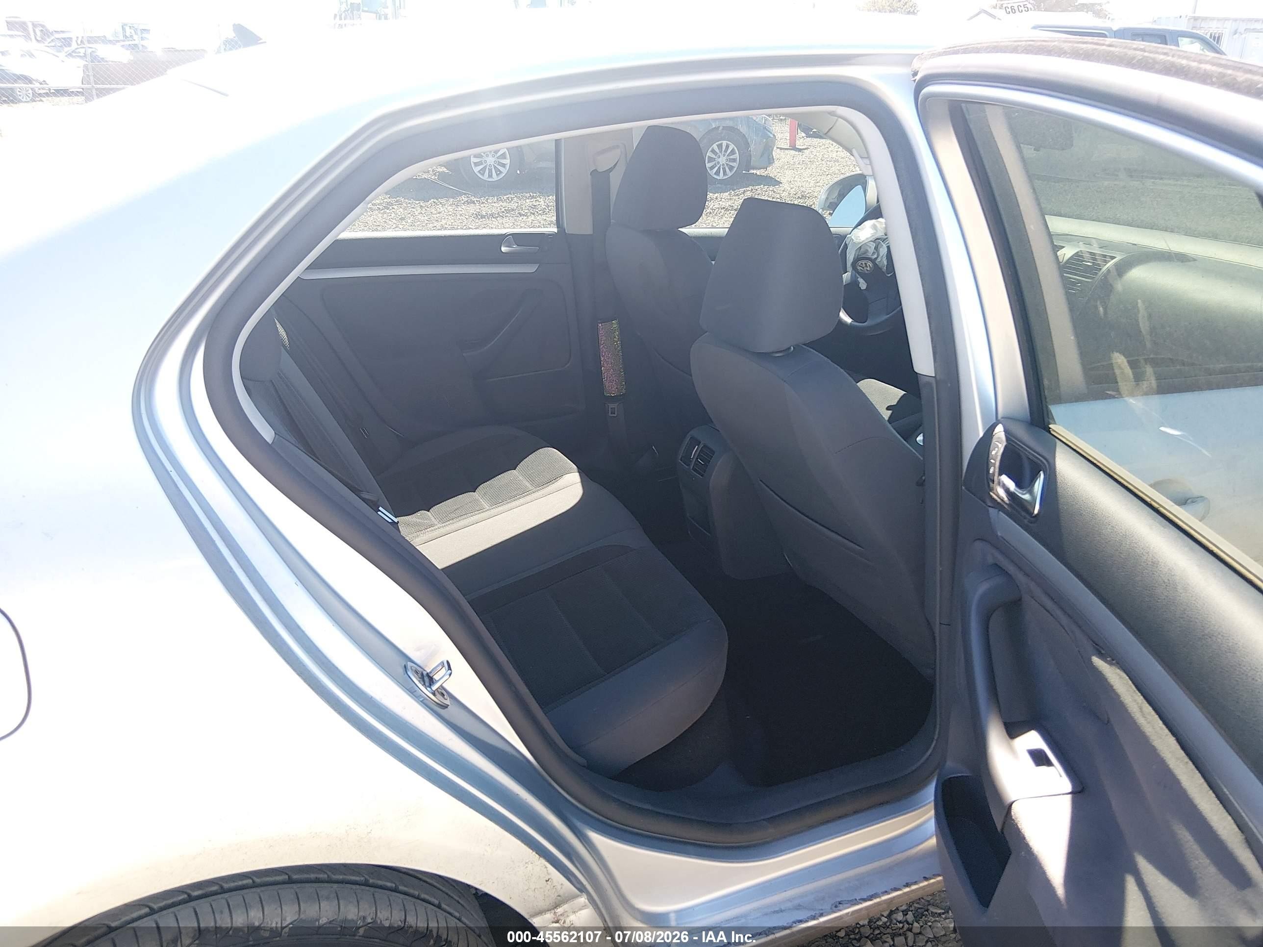 2009 Volkswagen Jetta S Silver vin: 3VWJZ71K89M089875