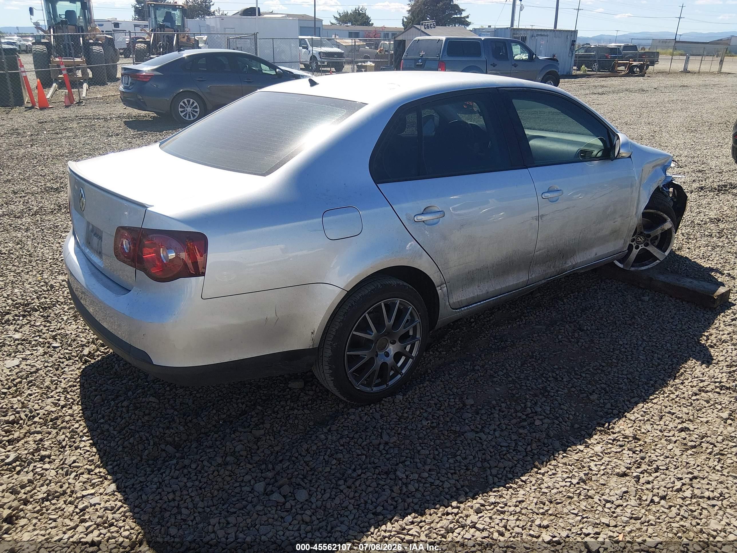 2009 Volkswagen Jetta S Silver vin: 3VWJZ71K89M089875