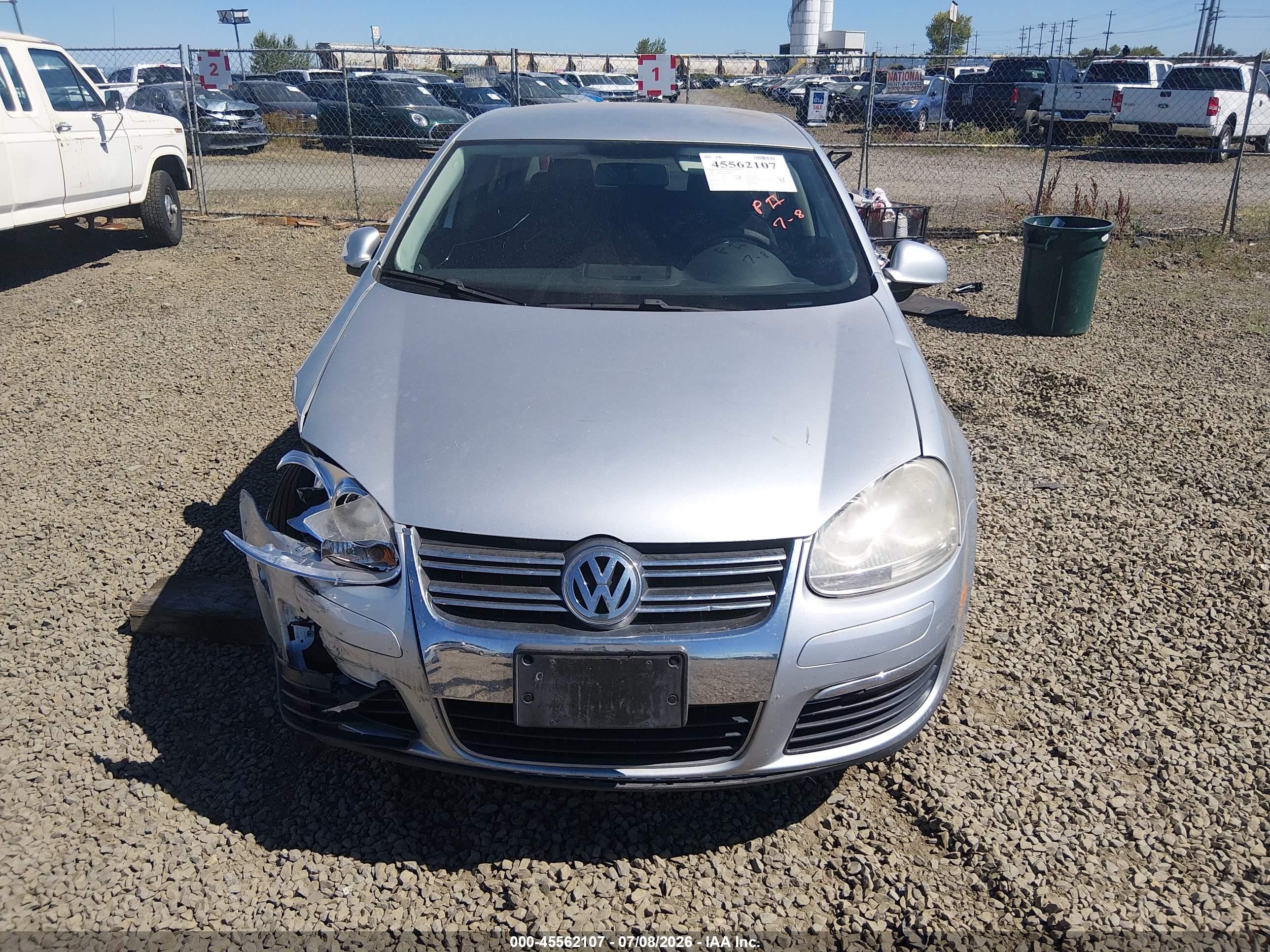 2009 Volkswagen Jetta S Silver vin: 3VWJZ71K89M089875