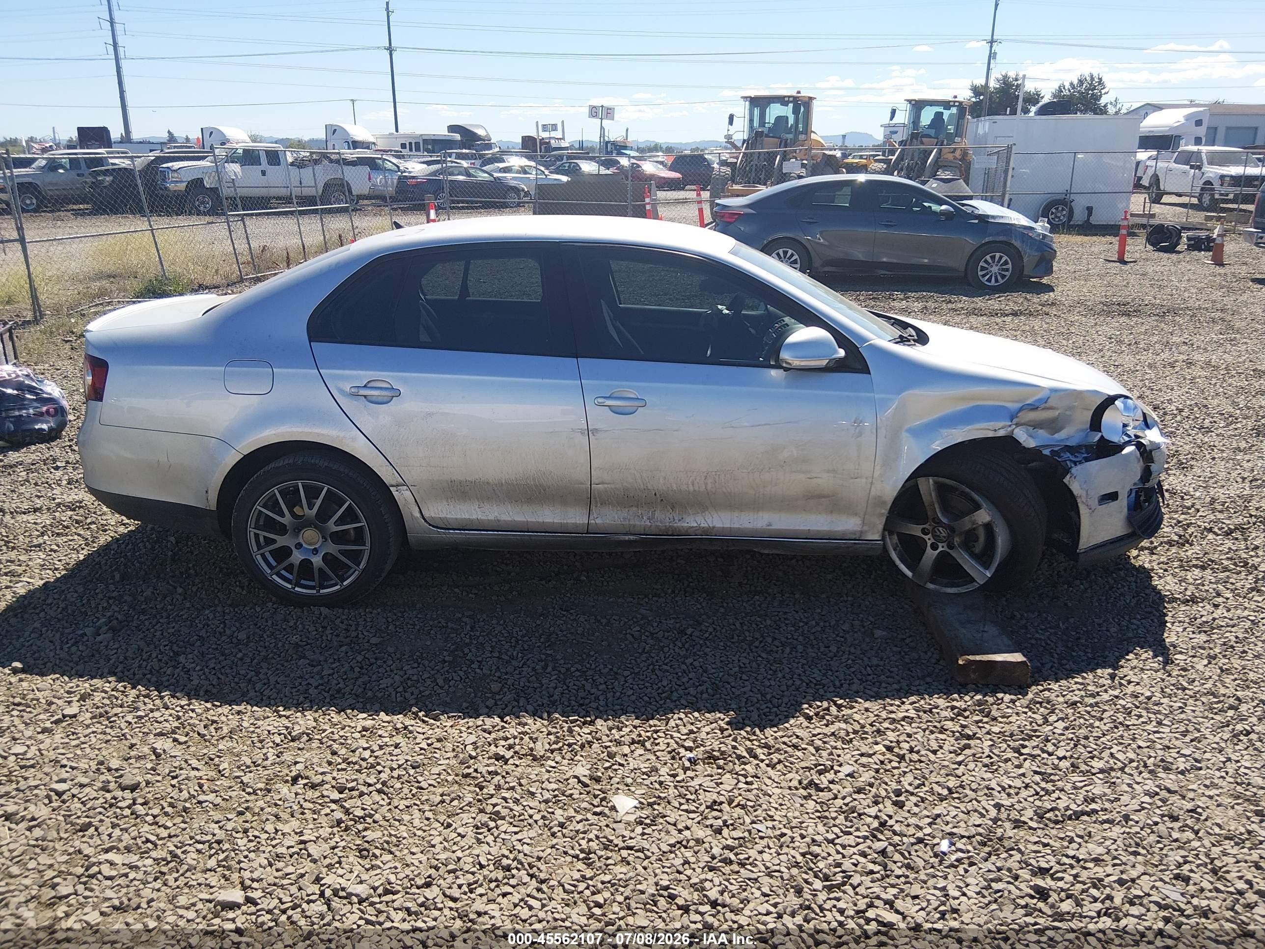 2009 Volkswagen Jetta S Silver vin: 3VWJZ71K89M089875