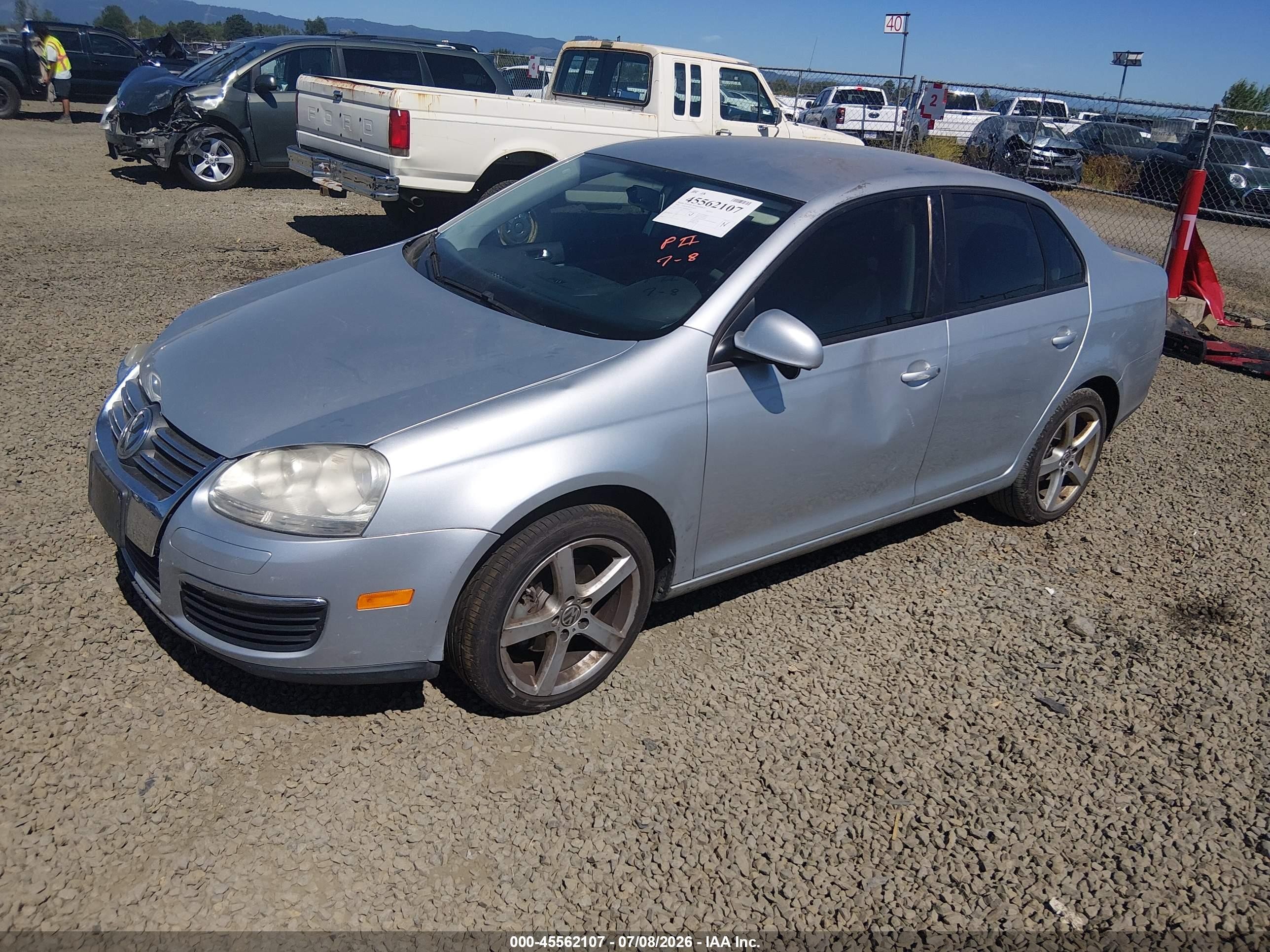 2009 Volkswagen Jetta S Silver vin: 3VWJZ71K89M089875