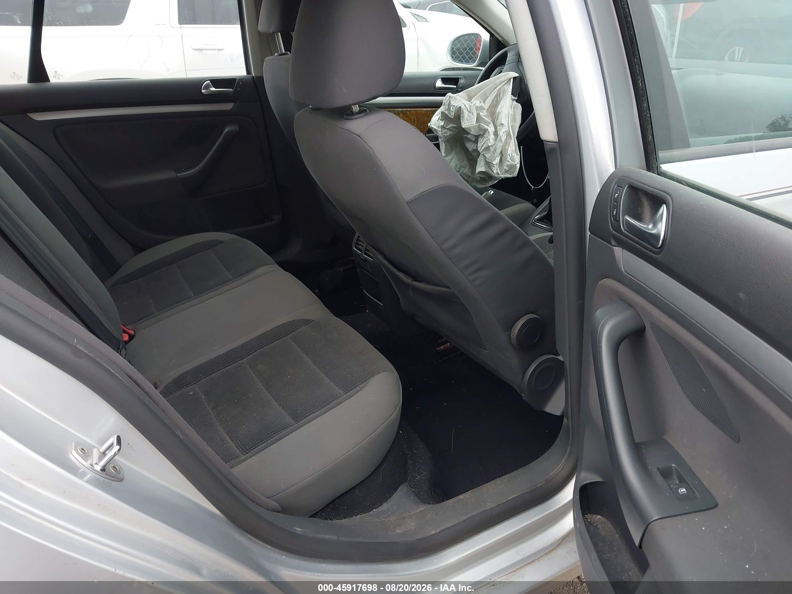2009 Volkswagen Jetta S Silver vin: 3VWJZ71KX9M079493