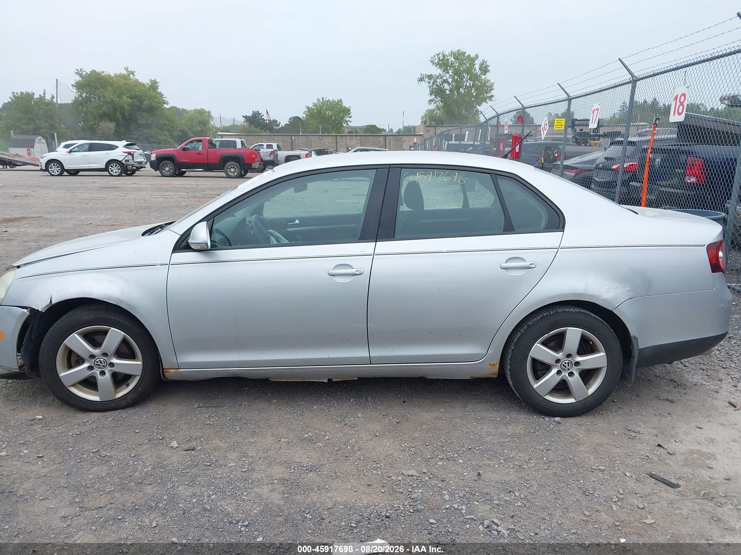 2009 Volkswagen Jetta S Silver vin: 3VWJZ71KX9M079493
