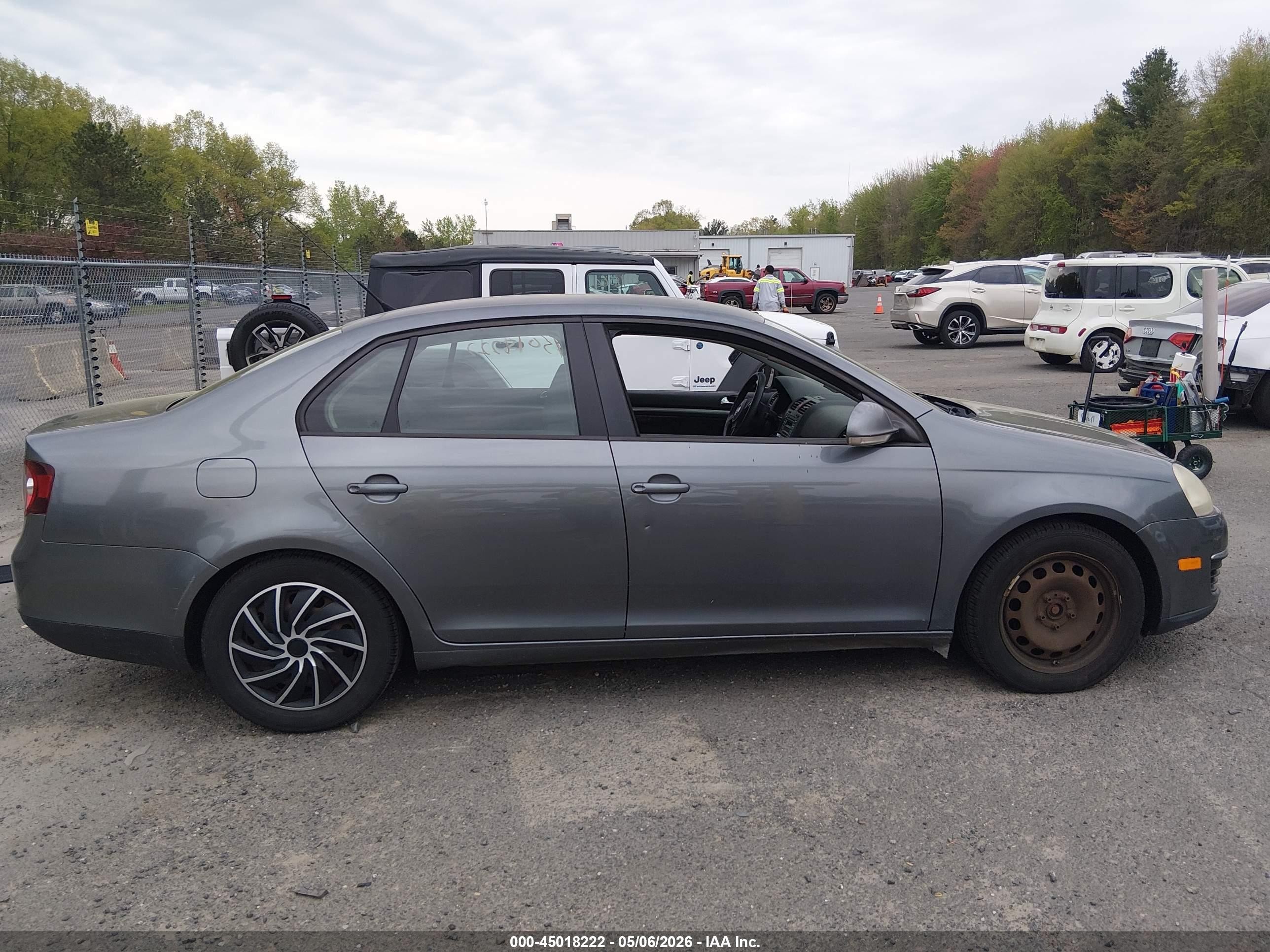 2010 Volkswagen Jetta S Gray vin: 3VWJZ7AJ0AM009156