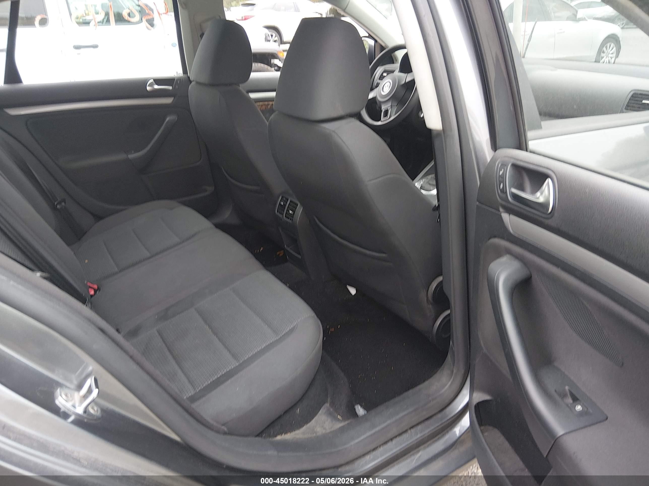 2010 Volkswagen Jetta S Gray vin: 3VWJZ7AJ0AM009156