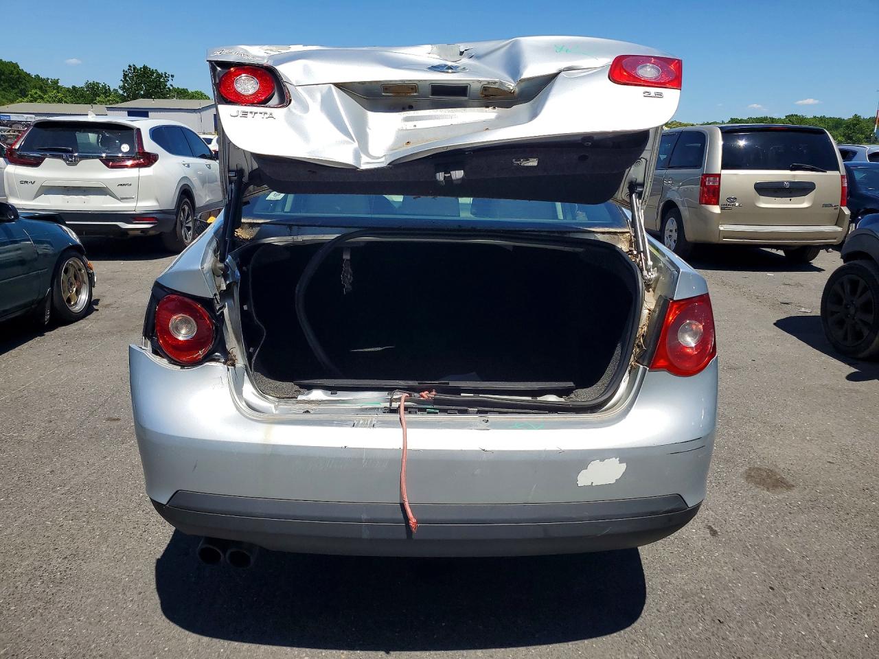 2010 Volkswagen Jetta S Silver vin: 3VWJZ7AJ2AM008672
