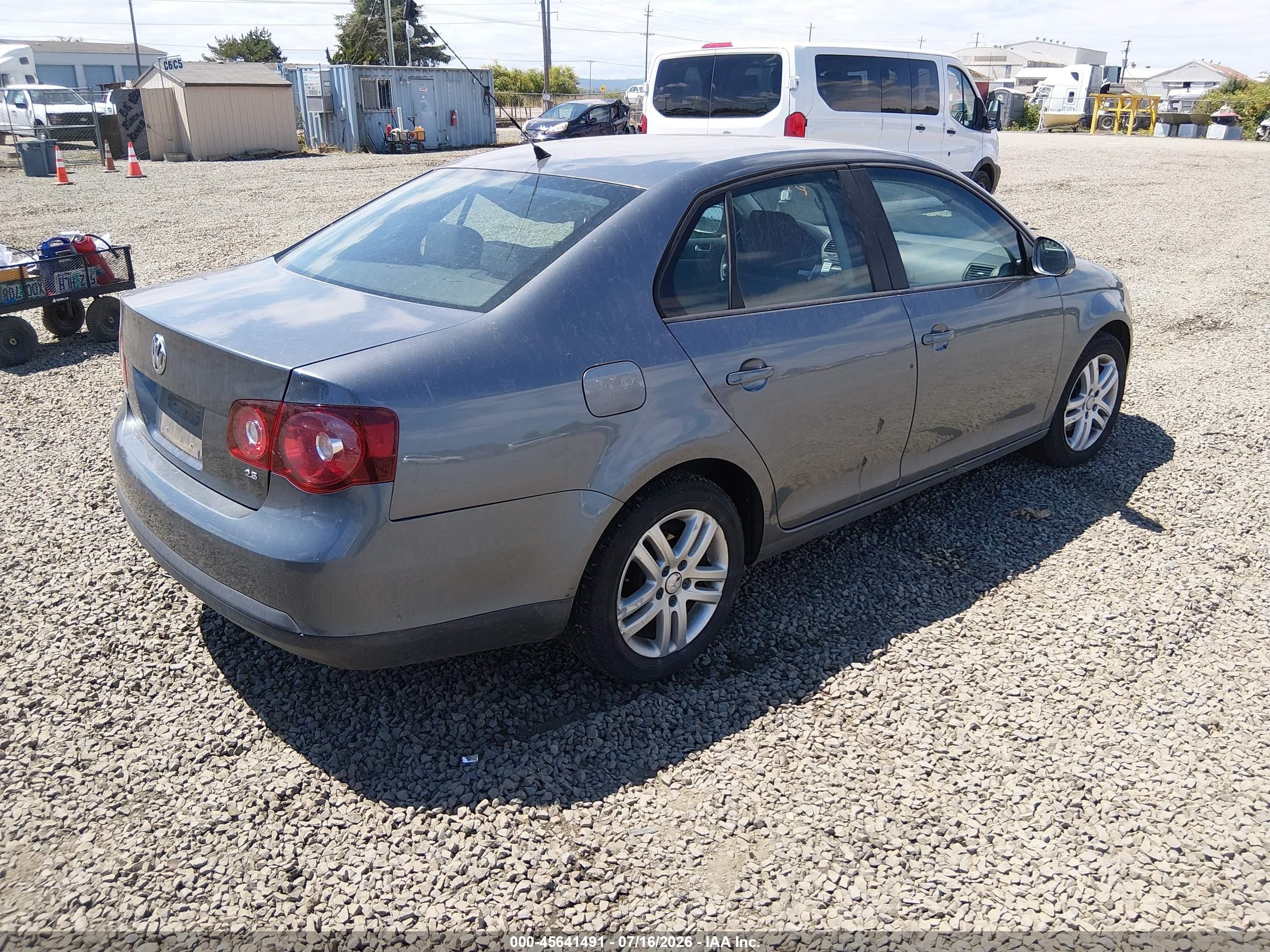 2010 Volkswagen Jetta S Silver vin: 3VWJZ7AJ2AM018764