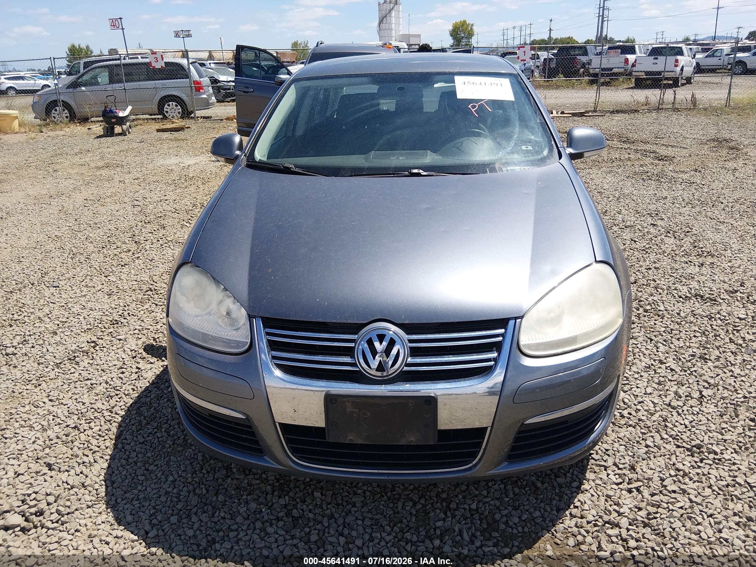 2010 Volkswagen Jetta S Silver vin: 3VWJZ7AJ2AM018764