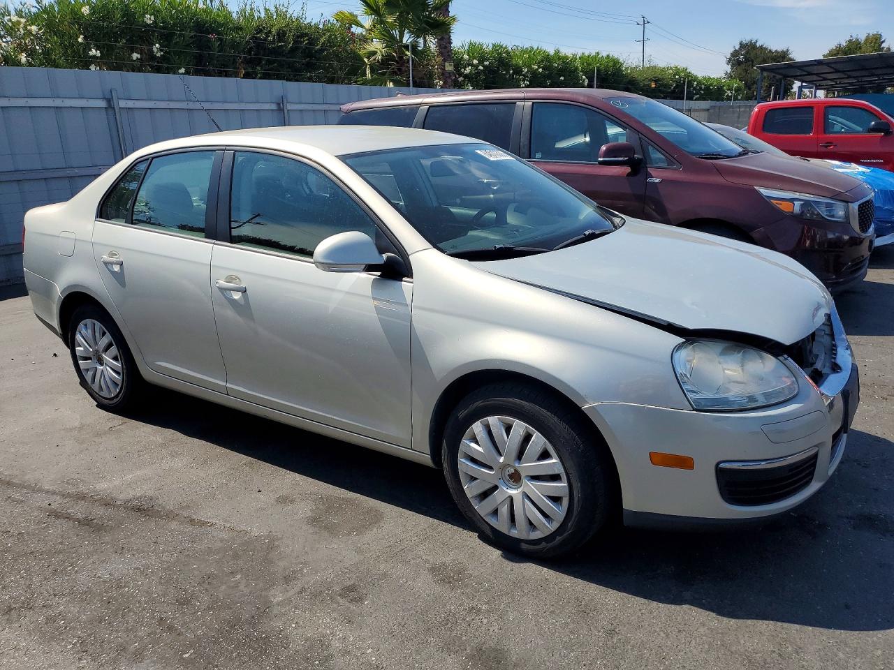 2010 Volkswagen Jetta S Silver vin: 3VWJZ7AJ3AM079590