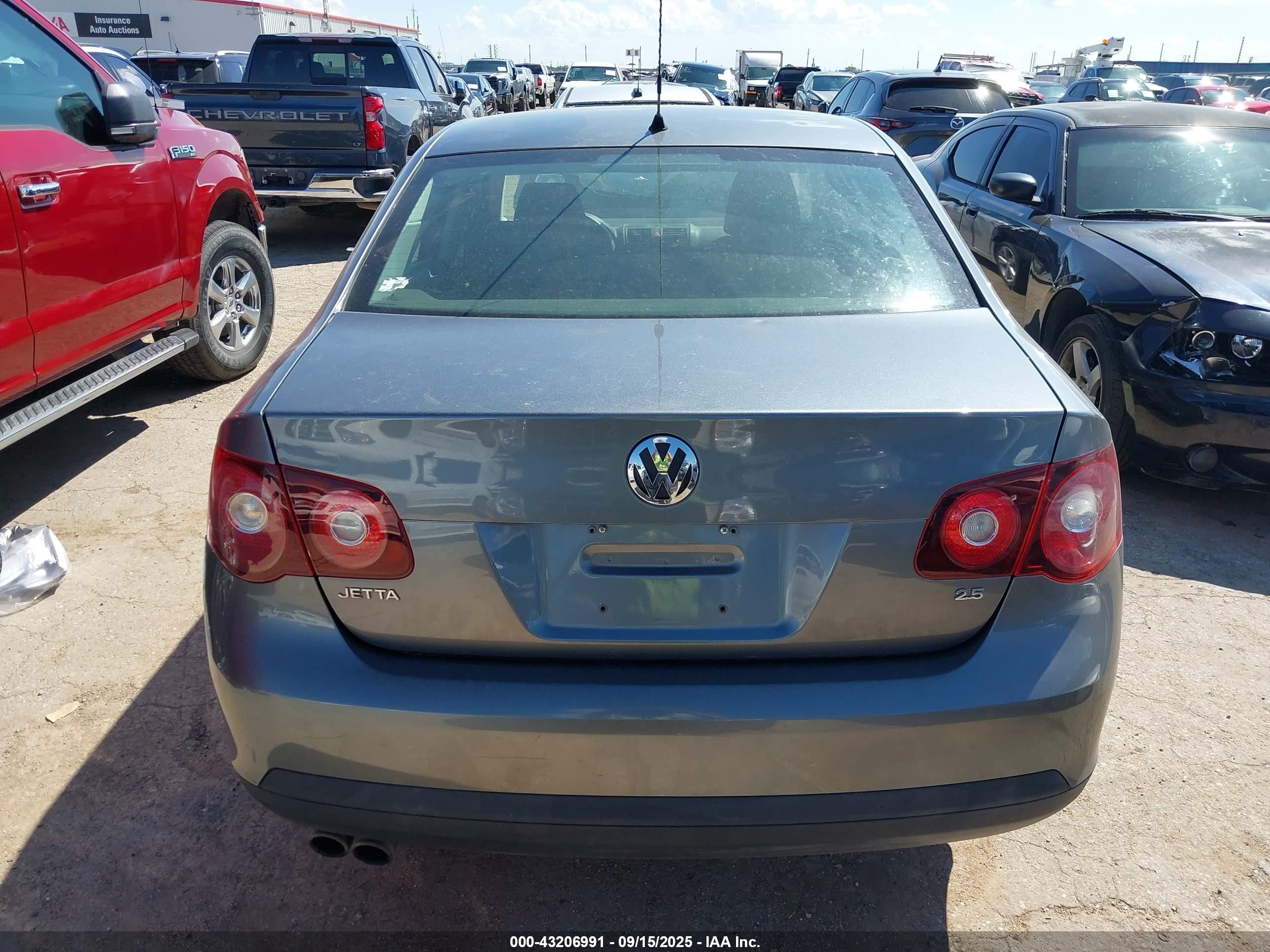 2010 Volkswagen Jetta S Серый vin: 3VWJZ7AJ3AM099581