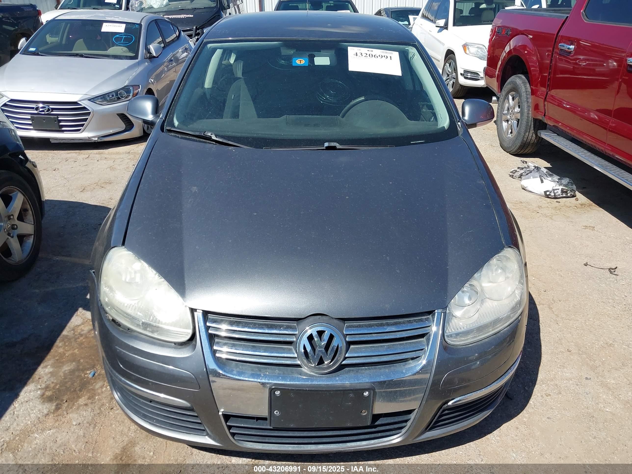 2010 Volkswagen Jetta S Серый vin: 3VWJZ7AJ3AM099581