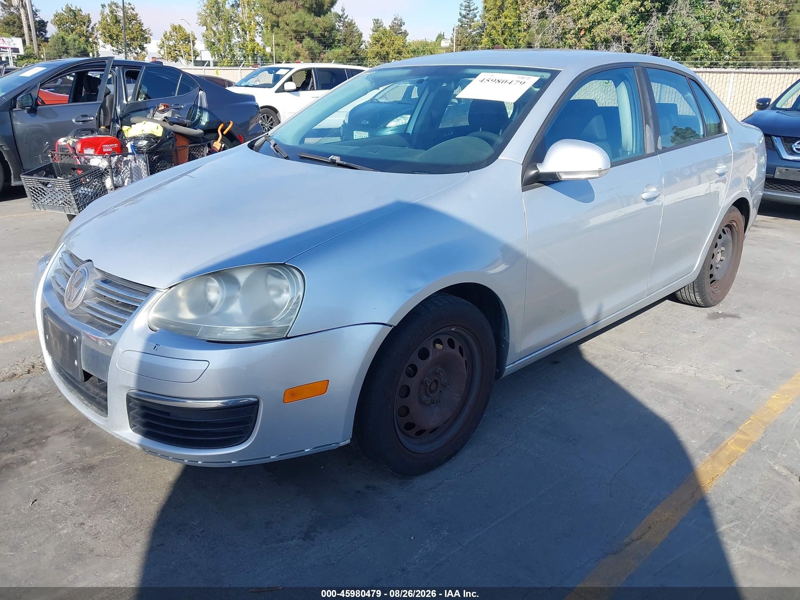 2010 Volkswagen Jetta S Серебряный vin: 3VWJZ7AJ5AM013851