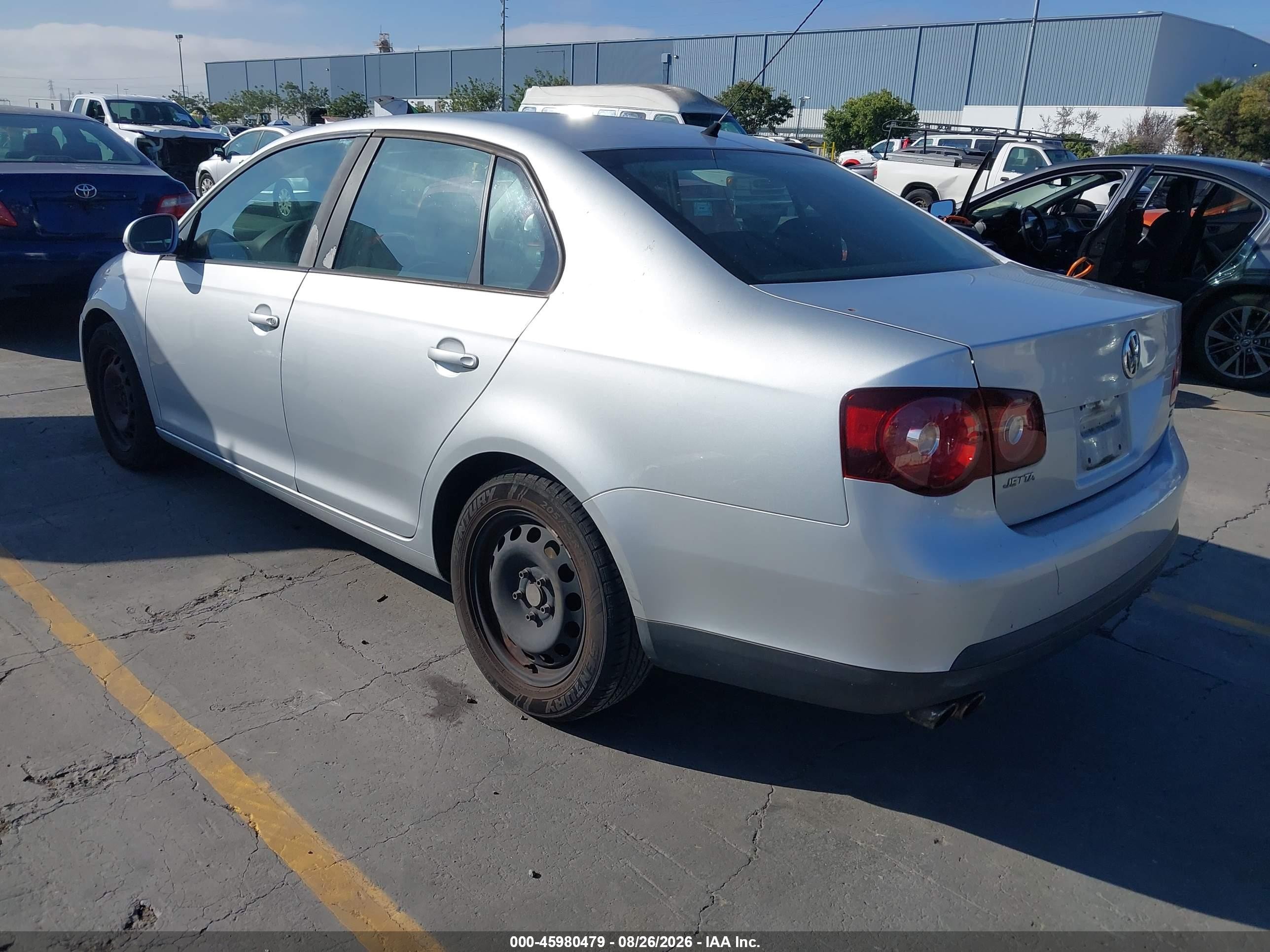 2010 Volkswagen Jetta S Серебряный vin: 3VWJZ7AJ5AM013851