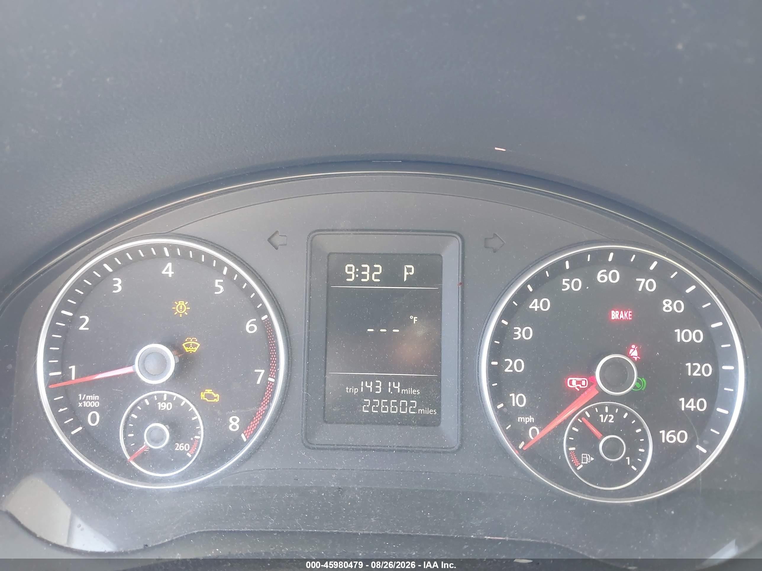 2010 Volkswagen Jetta S Серебряный vin: 3VWJZ7AJ5AM013851
