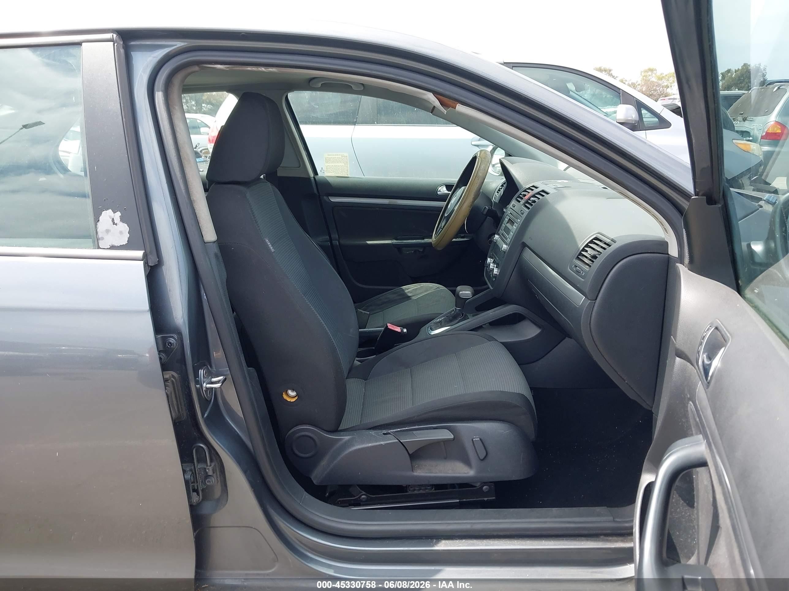 2010 Volkswagen Jetta S Серый vin: 3VWJZ7AJXAM021086