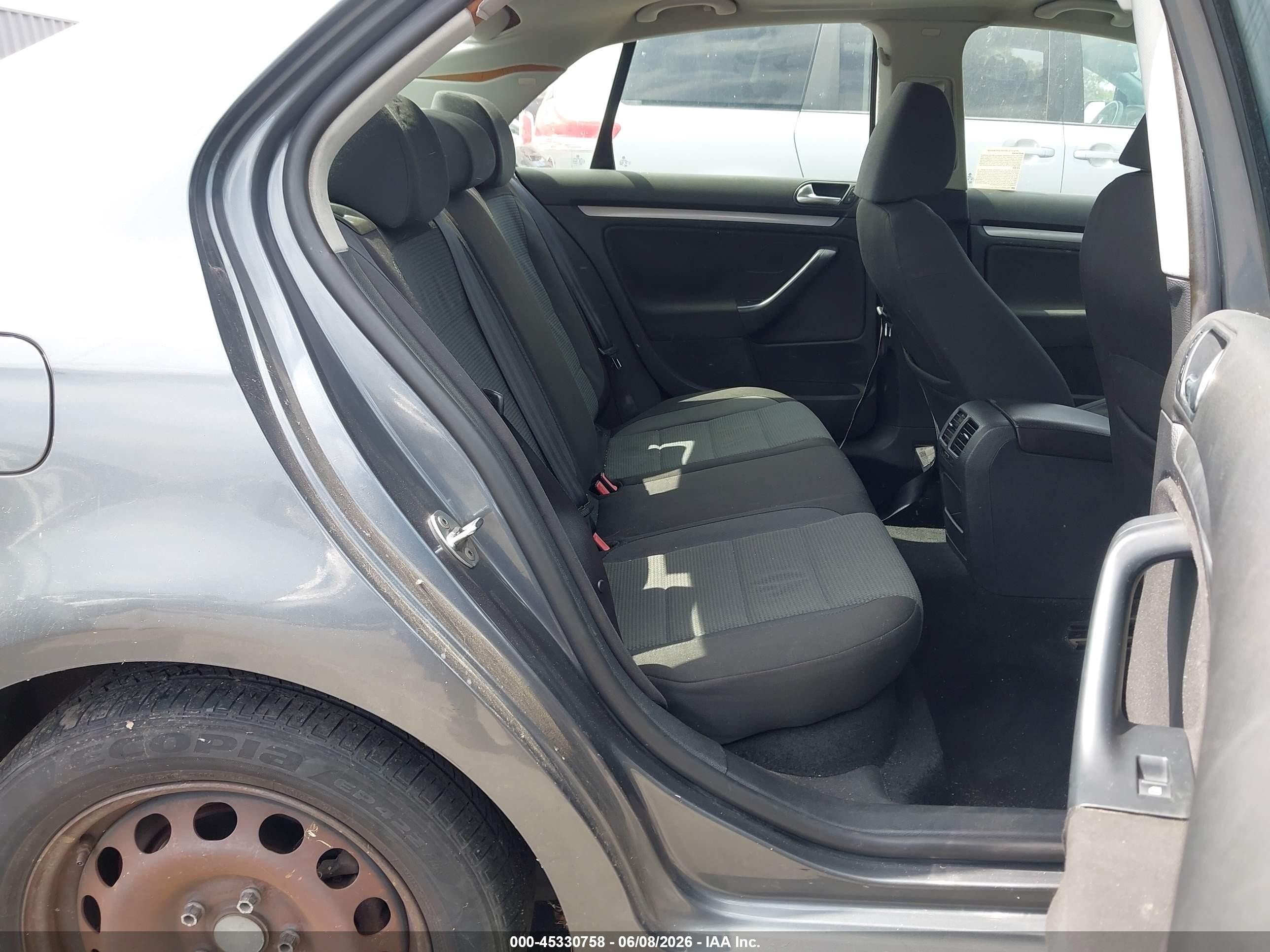 2010 Volkswagen Jetta S Серый vin: 3VWJZ7AJXAM021086