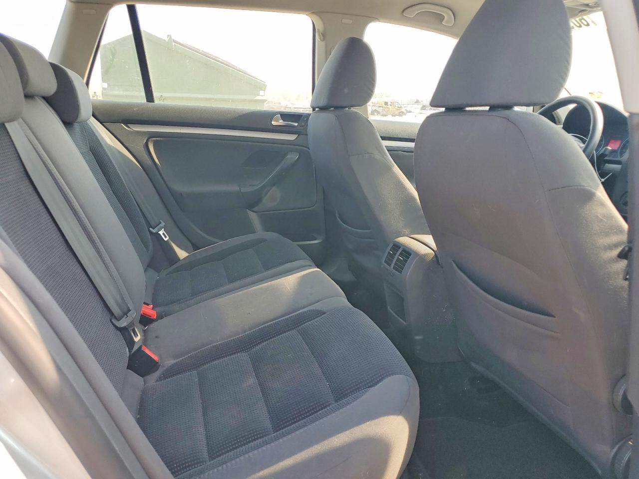 2009 Volkswagen Jetta S Silver vin: 3VWKM71K29M259134