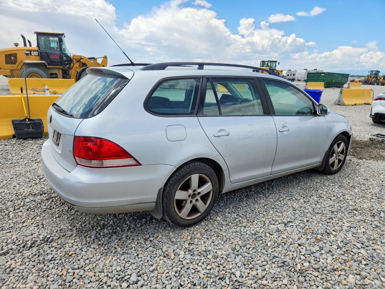 2009 Volkswagen Jetta S Silver vin: 3VWKM71K59M263811